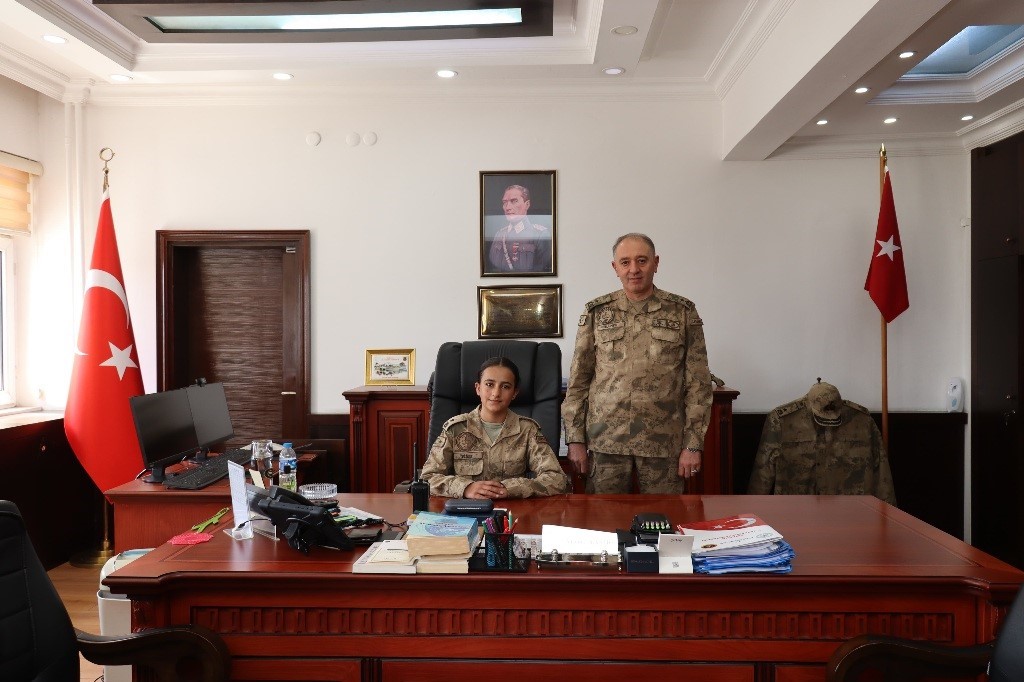 Jandarmadan çocuklara 23 Nisan etkinliği