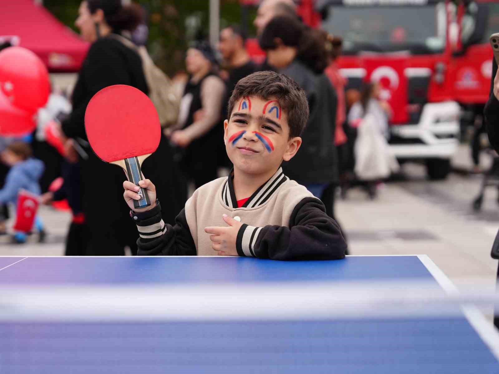 Şenliklerin adresi Anıtpark meydanı oldu