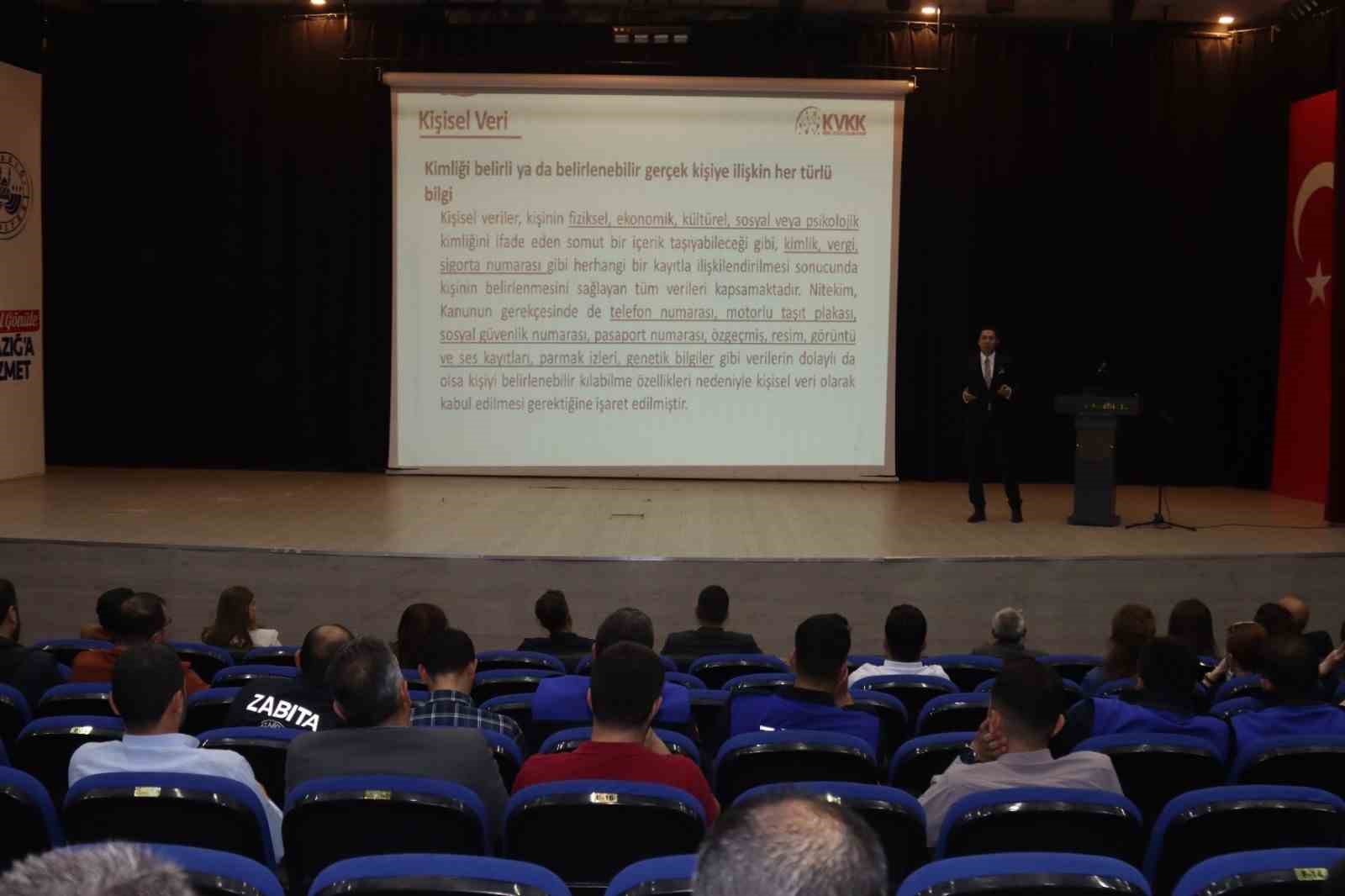 Elazığ Belediyesi personeline y&ouml;nelik KVKK semineri verildi
