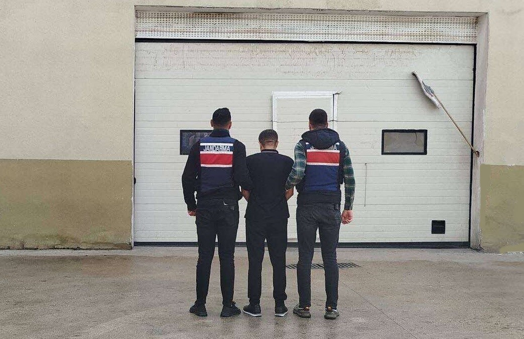 Kesinleşmiş 15 yıl hapis cezasıyla aranan şahıs yakalandı