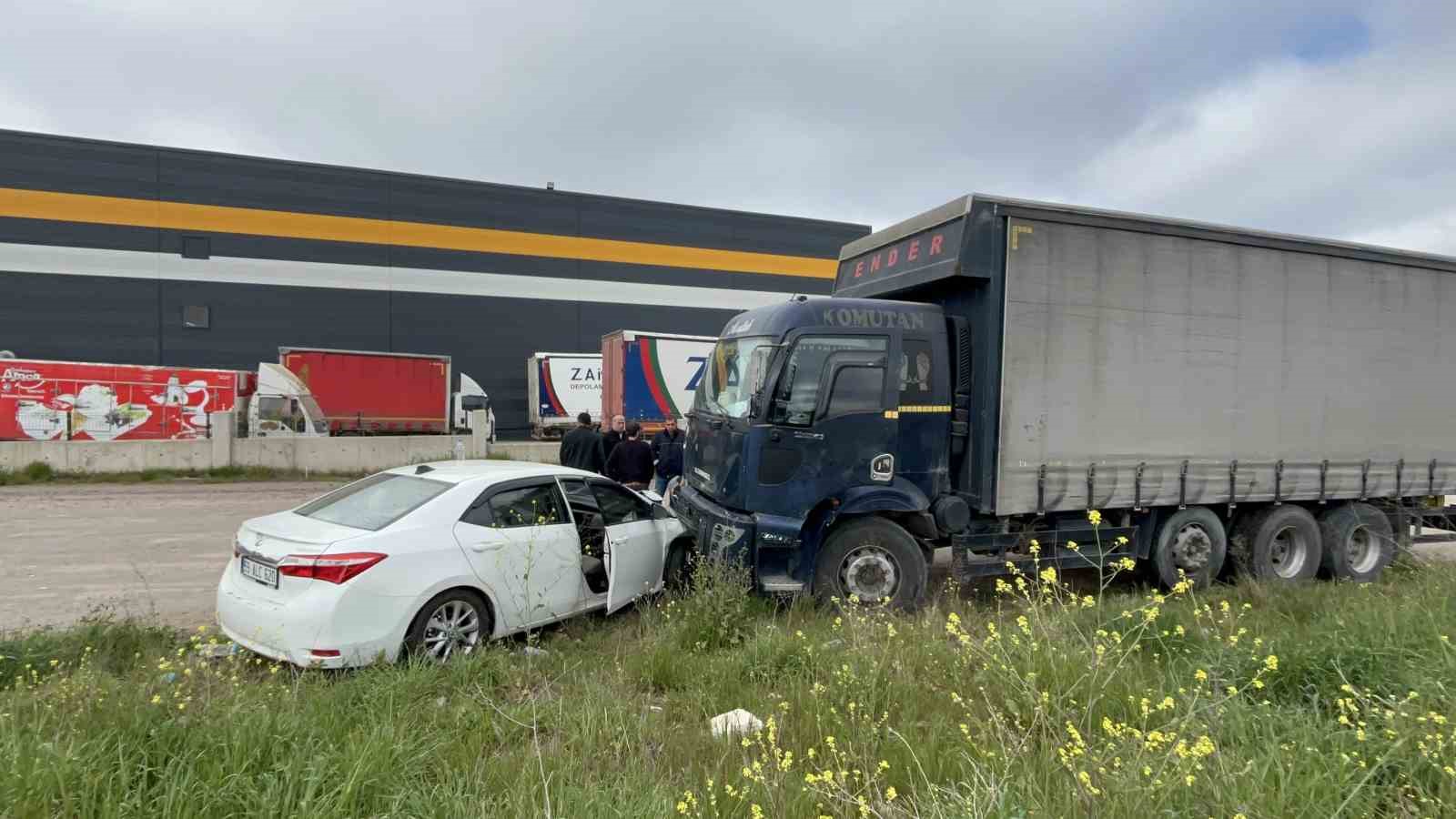 Çorlu’da mıcırlı yoldaki kaza kamerada