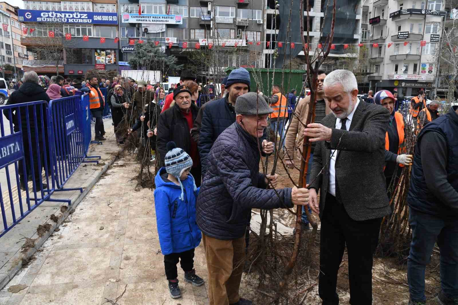 Isparta Belediyesi ücretsiz meyve fidanı dağıtacak