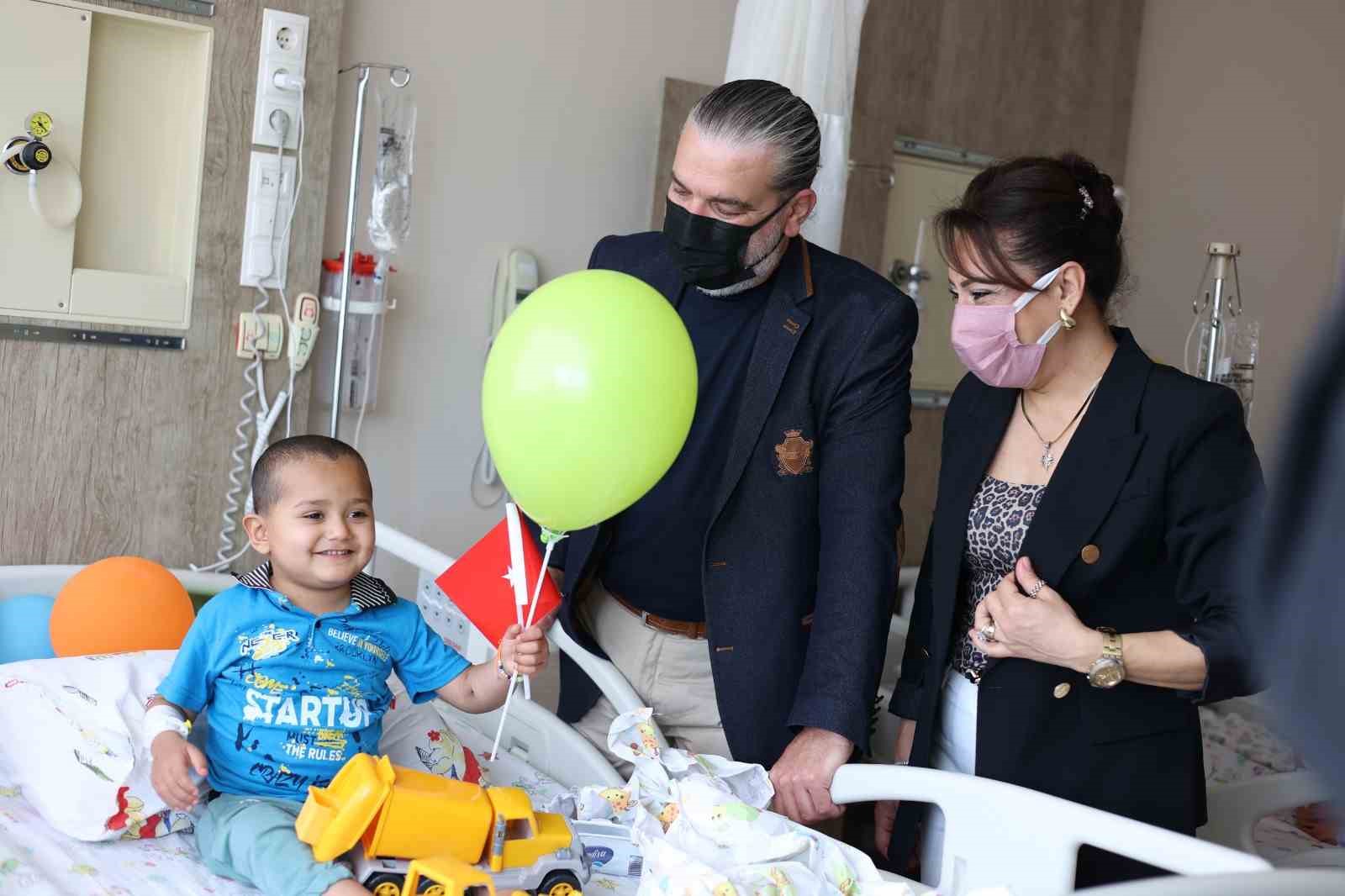 MÜSİAD Antalya’dan kanserle mücadele eden çocuklara bayram hediyesi