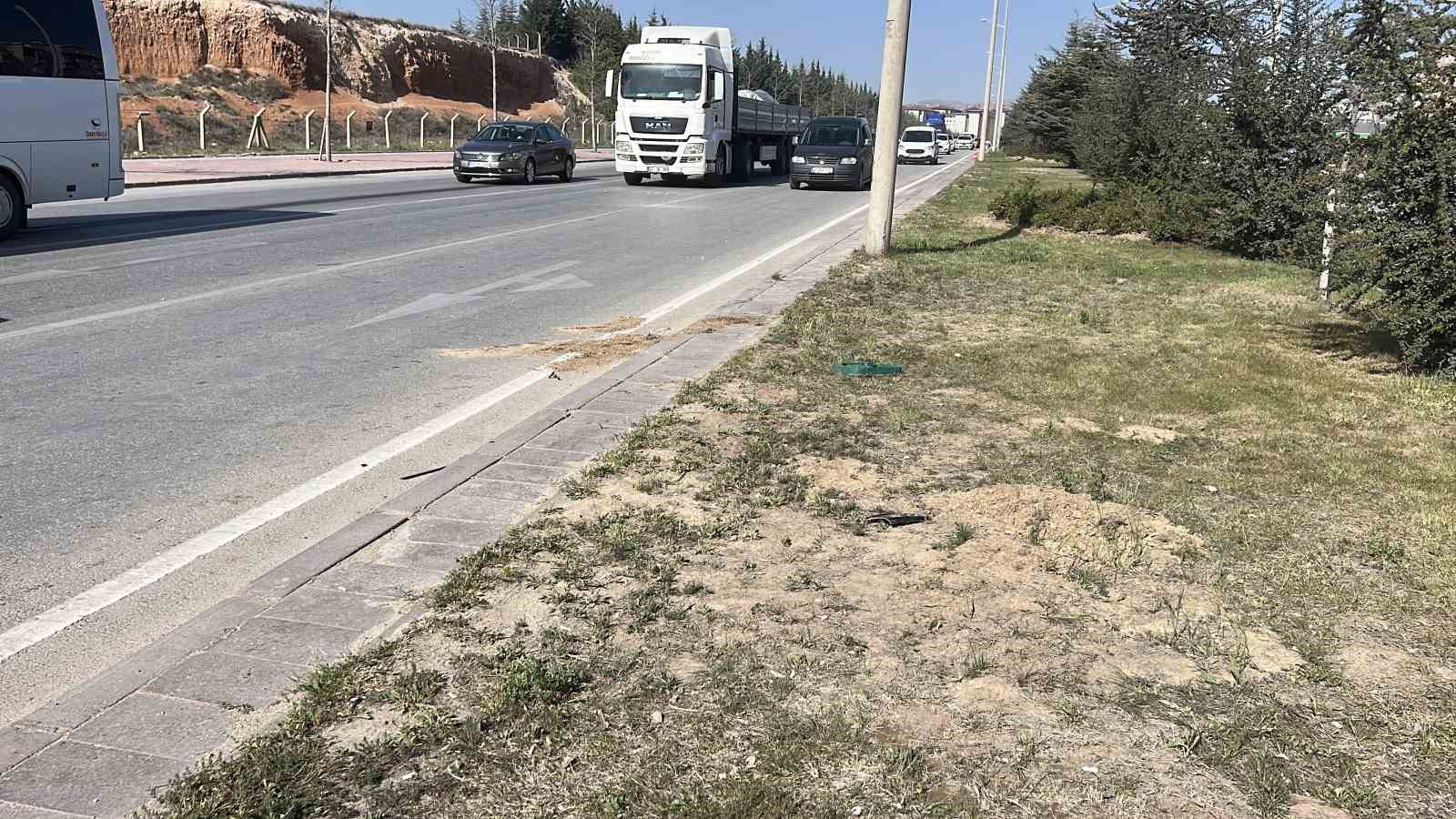 Otomobilin &ccedil;arptığı bisikletli &ccedil;ocuk &ouml;ld&uuml;
