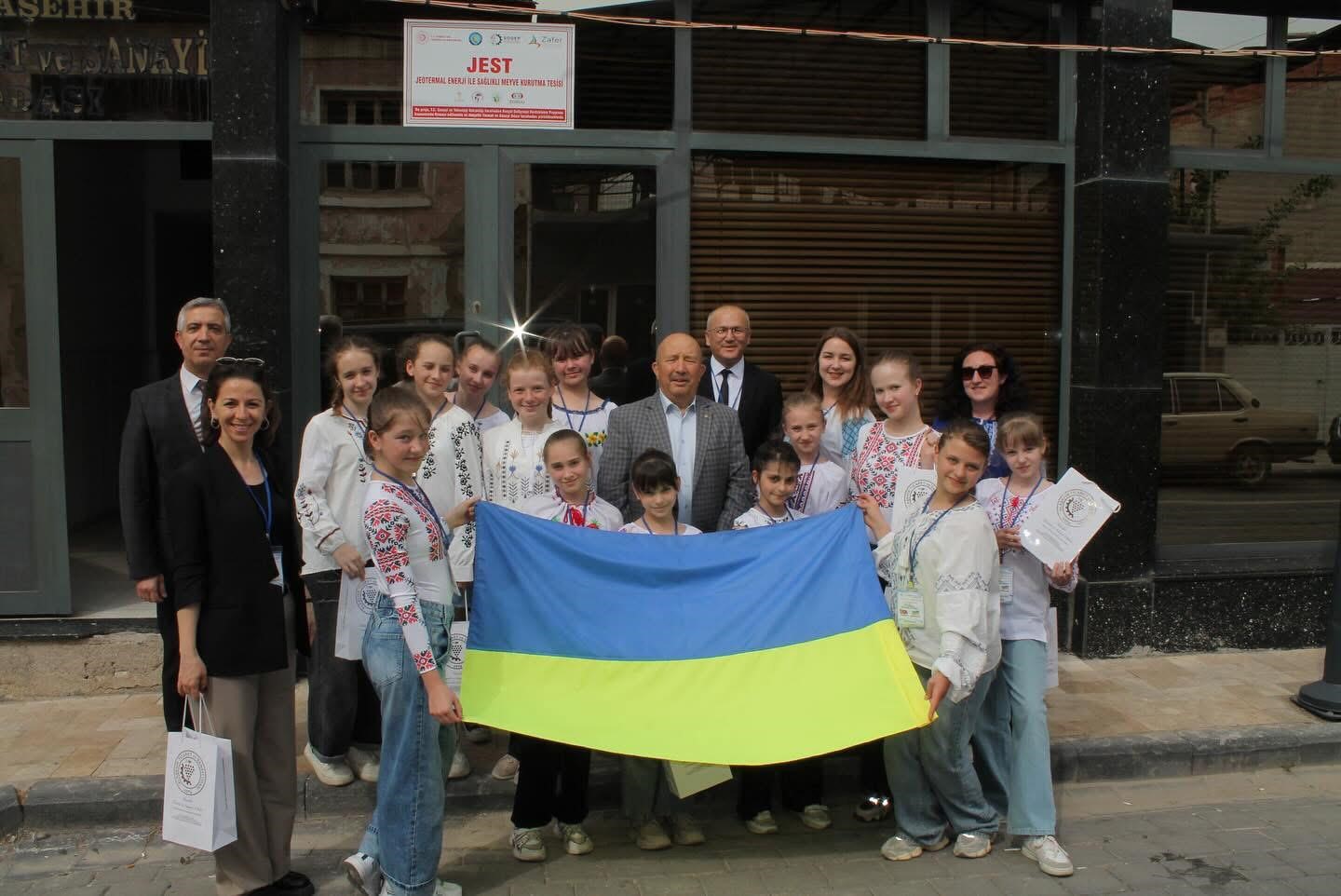 Ukraynalı &ouml;ğrenciler Alaşehir&rsquo;in konuğu oldu
