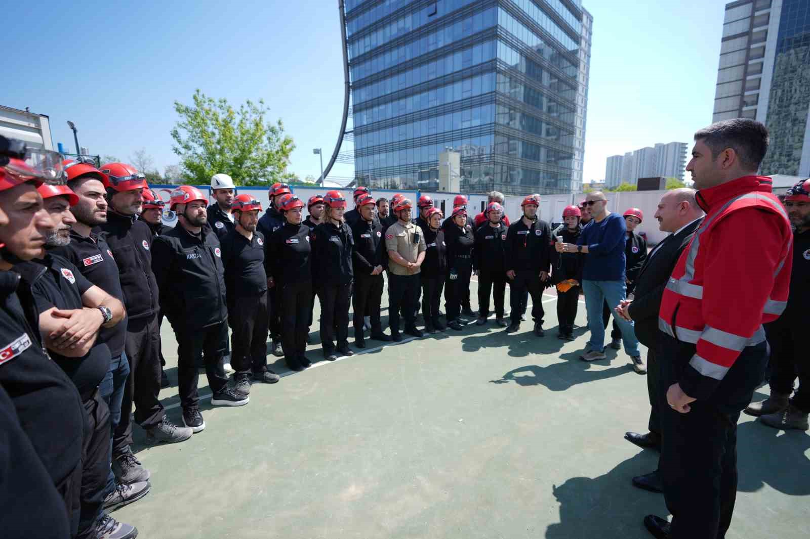 Kartal Belediyesi, İstanbul depremine karşı teyakkuza geçti