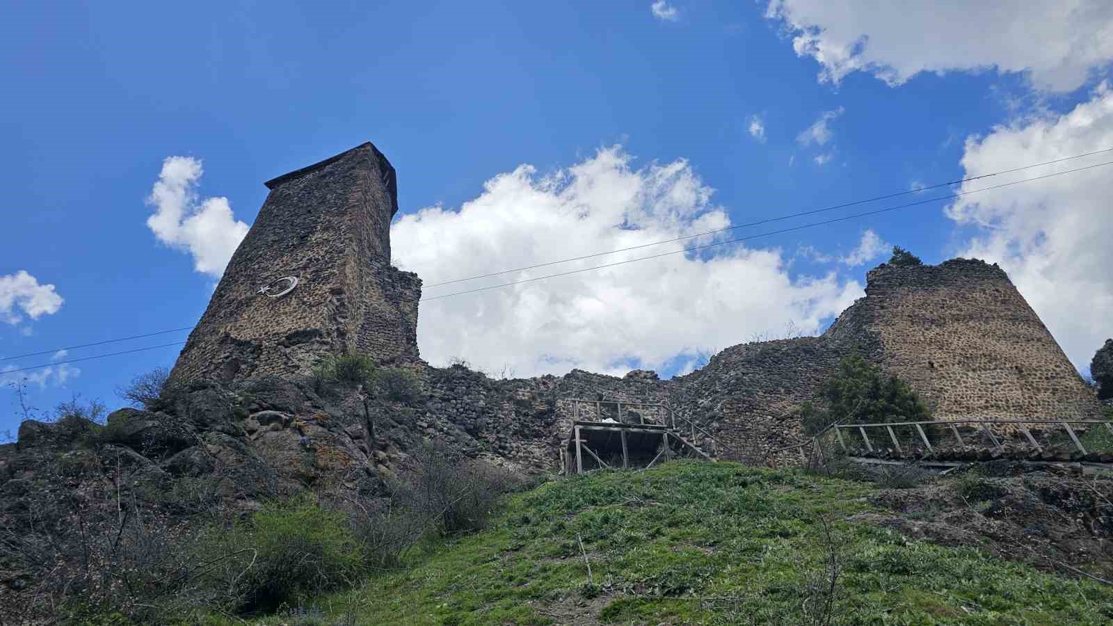 Şavşat Kalesi havadan görüntülendi