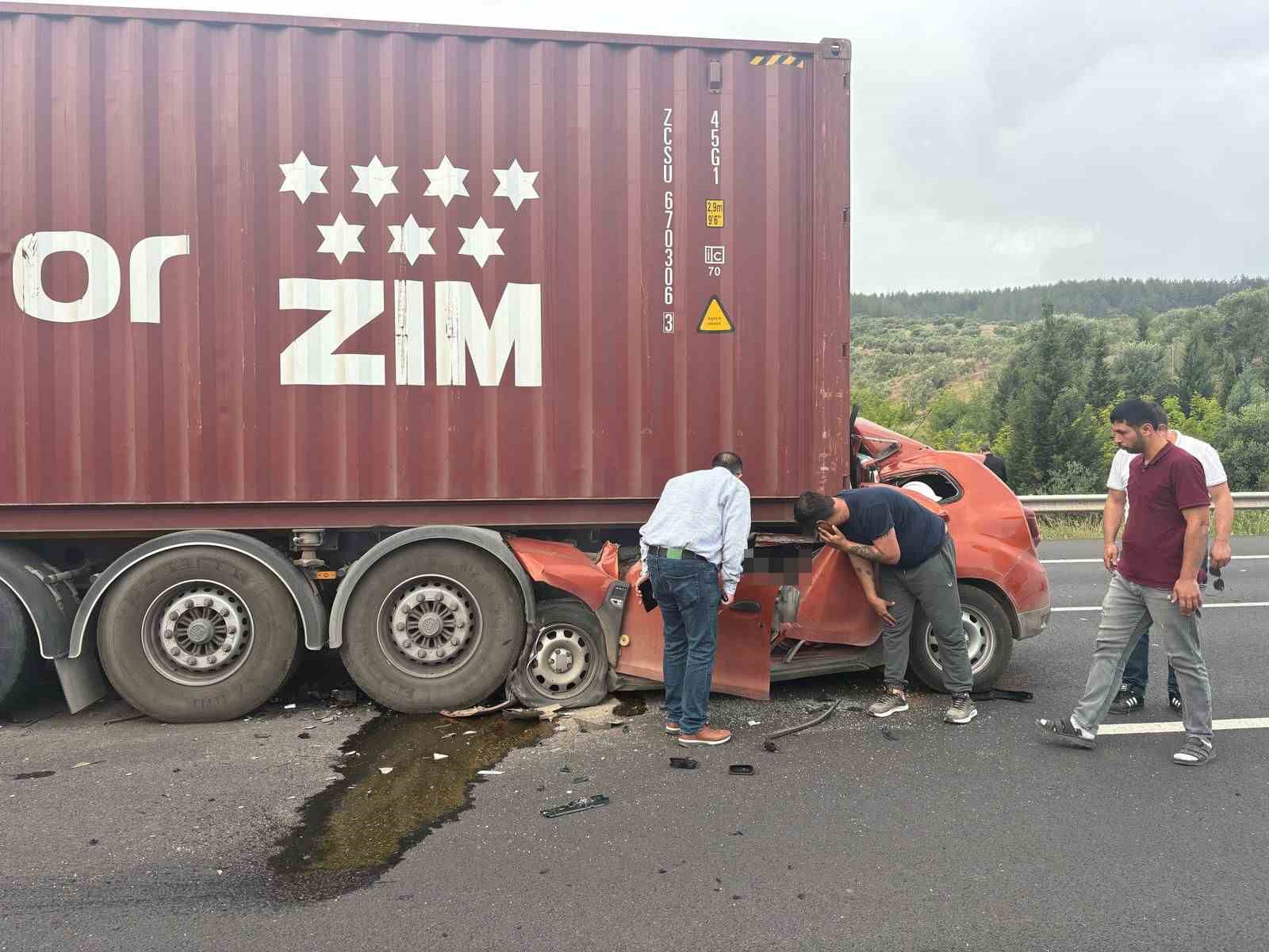 Osmaniye’de otomobil tıra arkadan çarptı: 1 ölü