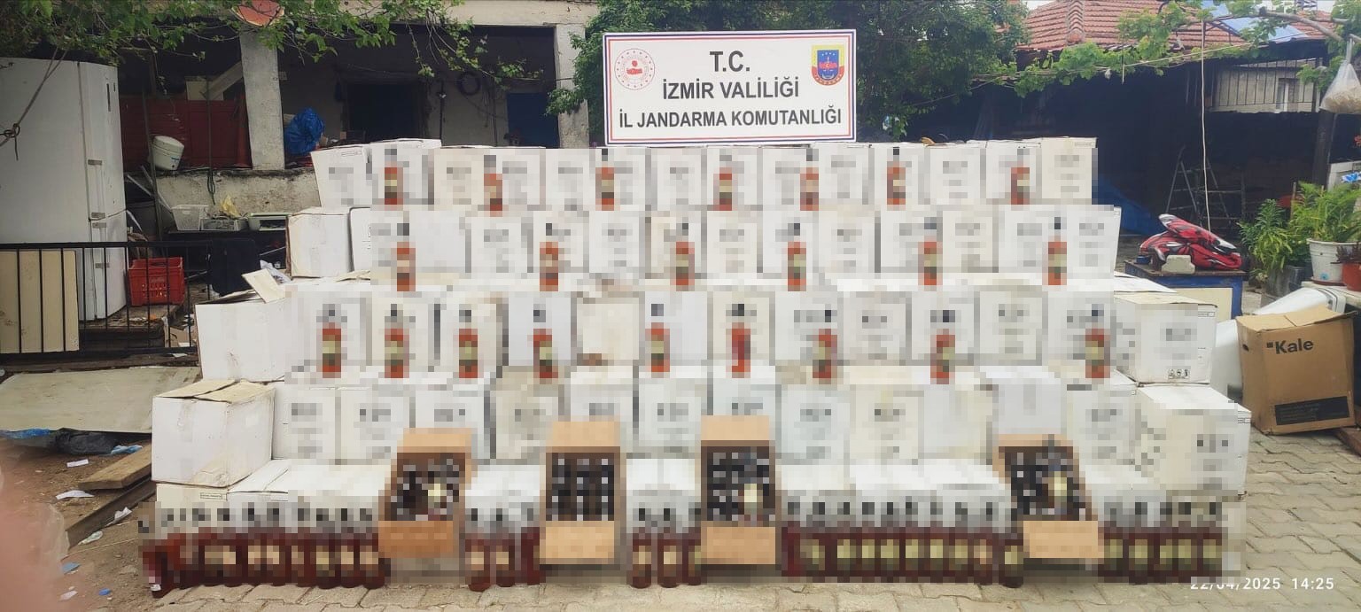 İzmir’de 3 bin 142 şişe kaçak içki ele geçirildi