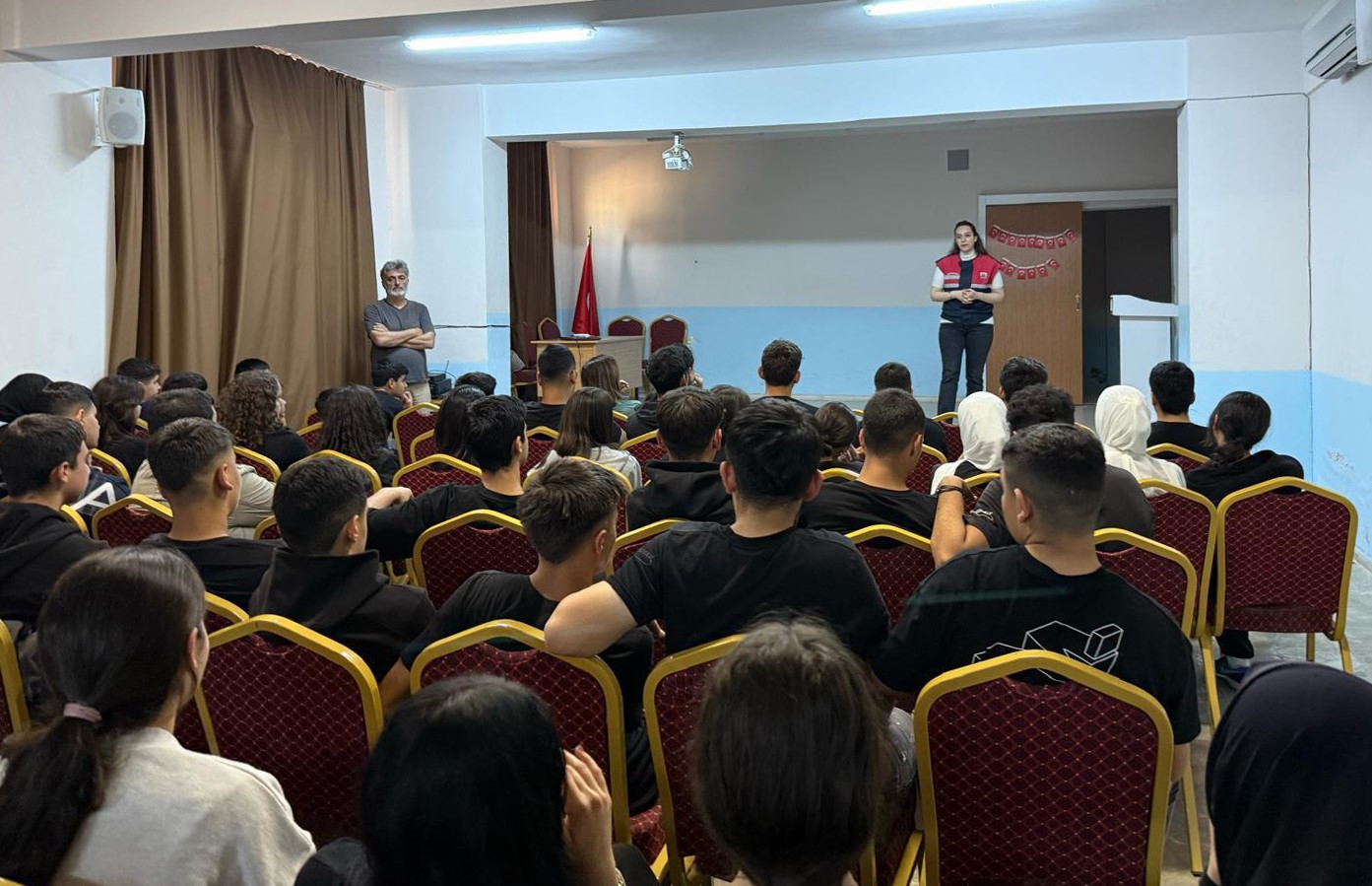 Jandarmadan &ouml;ğrencilere siber farkındalık eğitimi
