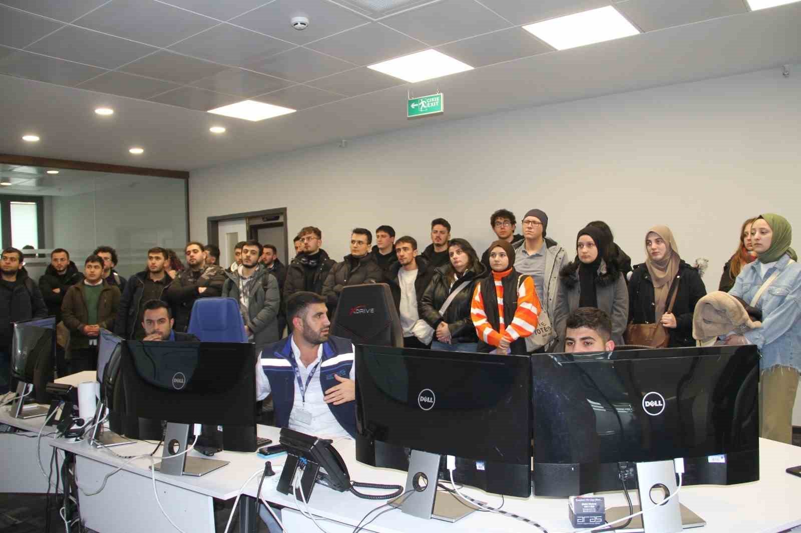 Aras EDAŞ kariyer fuarında gen&ccedil;lerle buluşuyor
