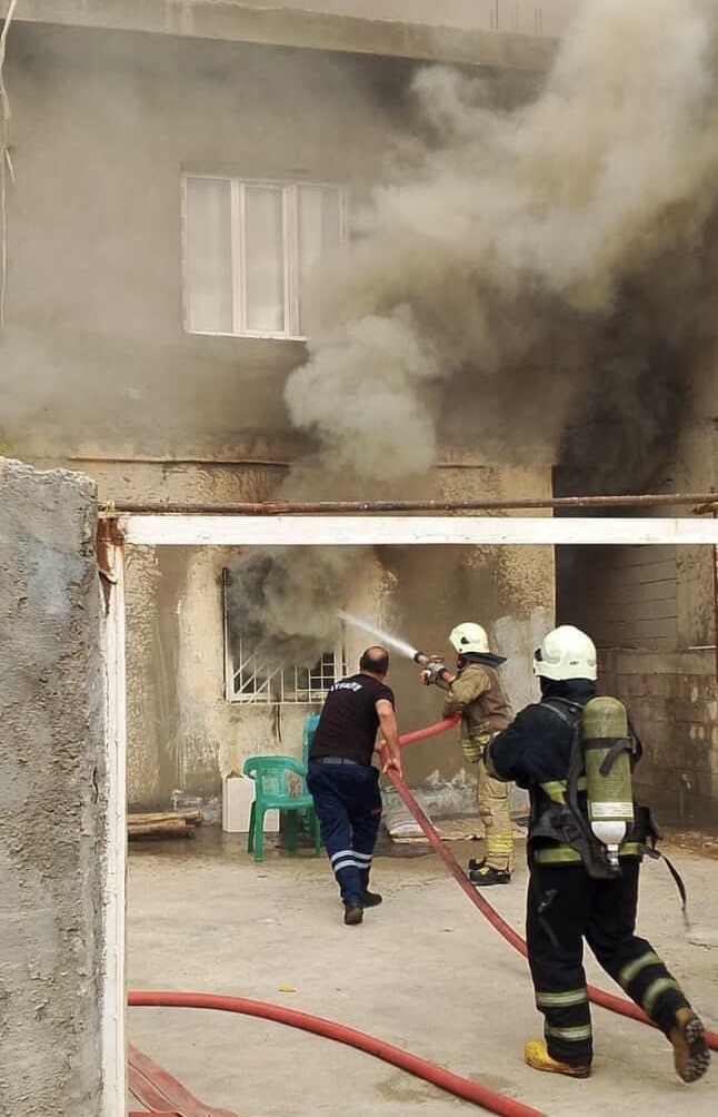 Mardin’de ev yangını itfaiye ekiplerince söndürüldü