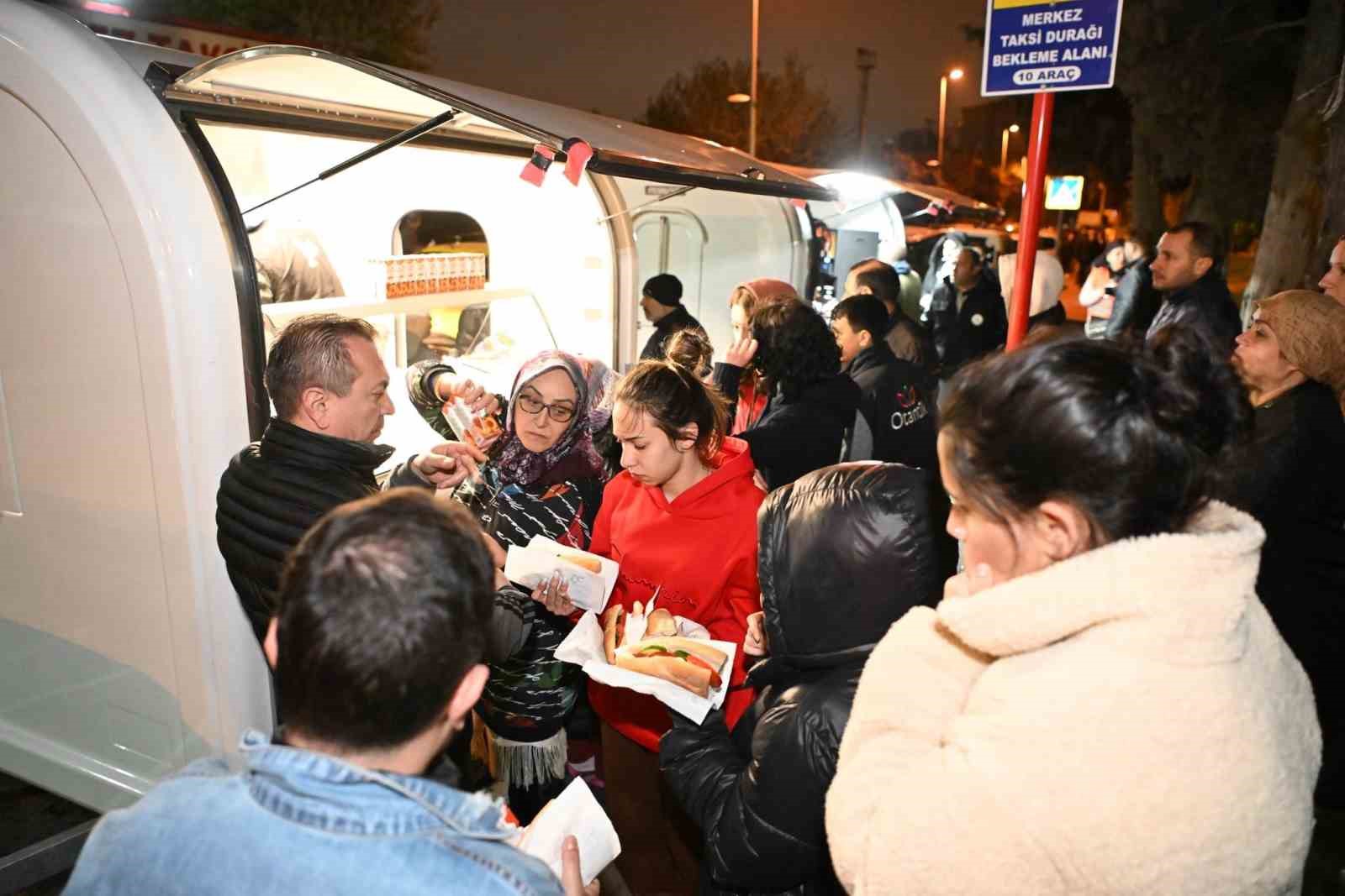 Kartepe Belediyesi İstanbulluları yalnız bırakmadı