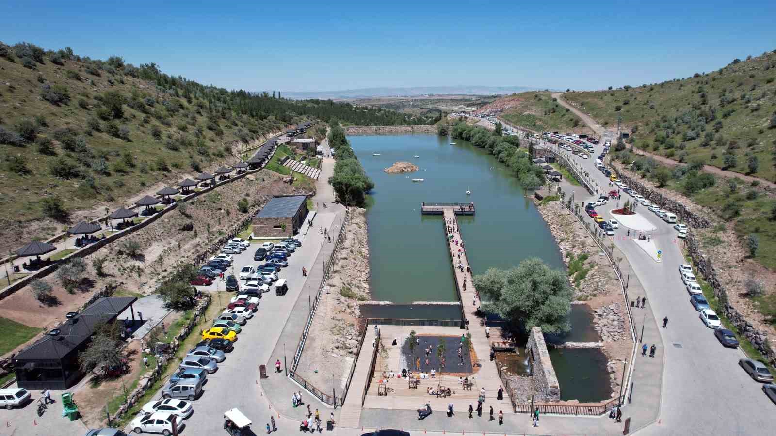Zincidere Göleti’ne giden su yollarına yaz bakımı