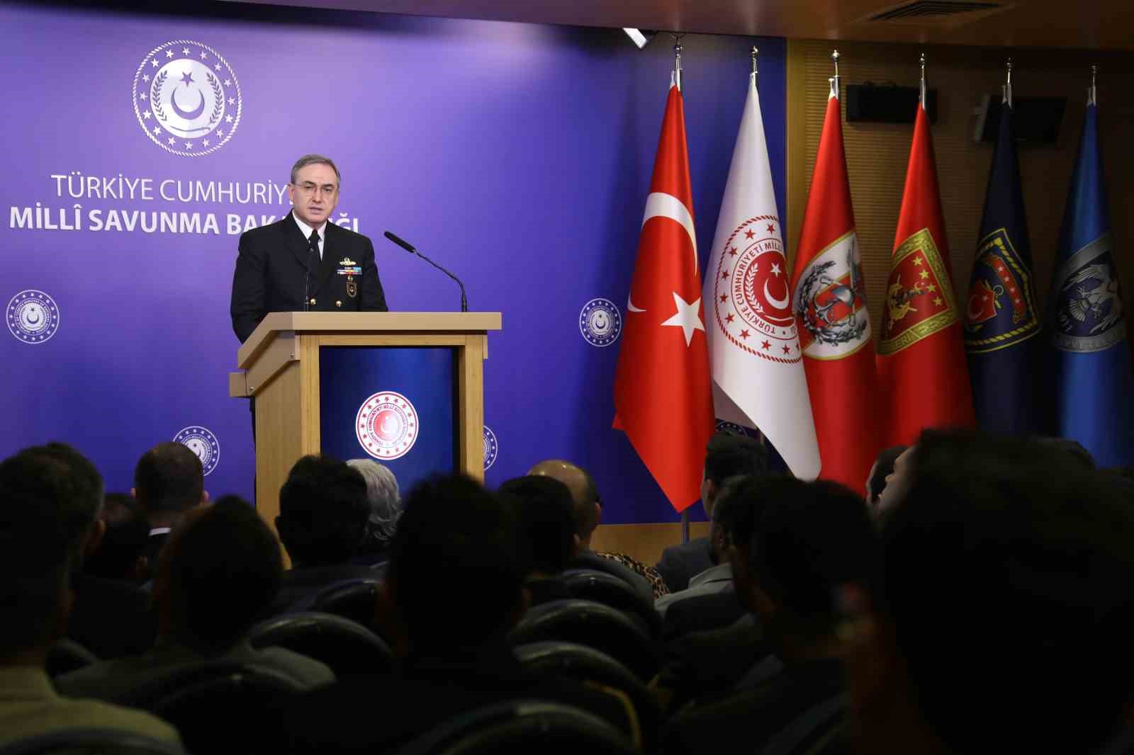 MSB kaynakları: "(Depremde) AFAD’a, Bakanlığımızın Afet Yönetim Merkezi ile Takip Kontrol Koordinasyon Merkezine personel görevlendirilmiştir"