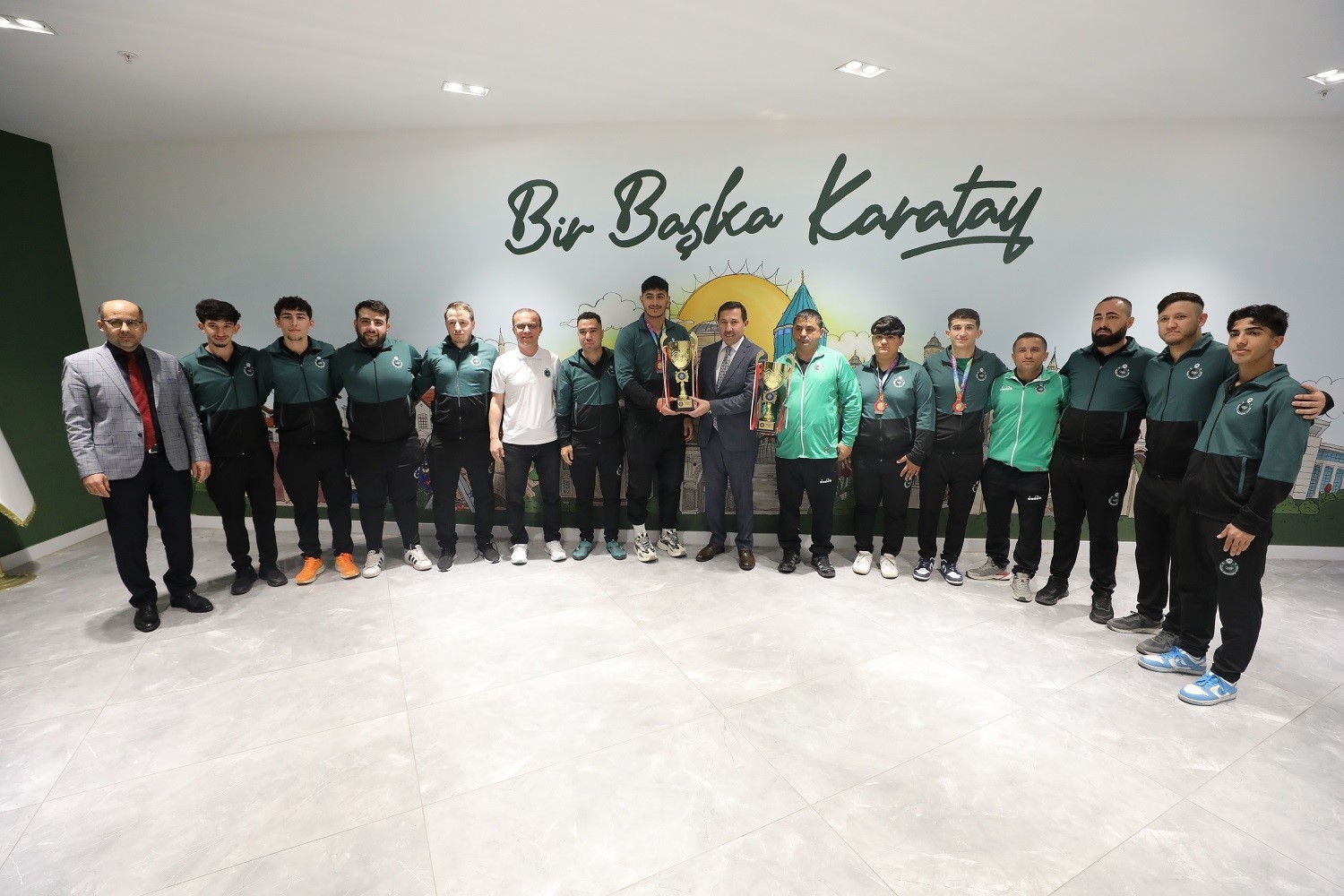 Başkan Hasan Kılca şampiyon sporcuları ağırladı