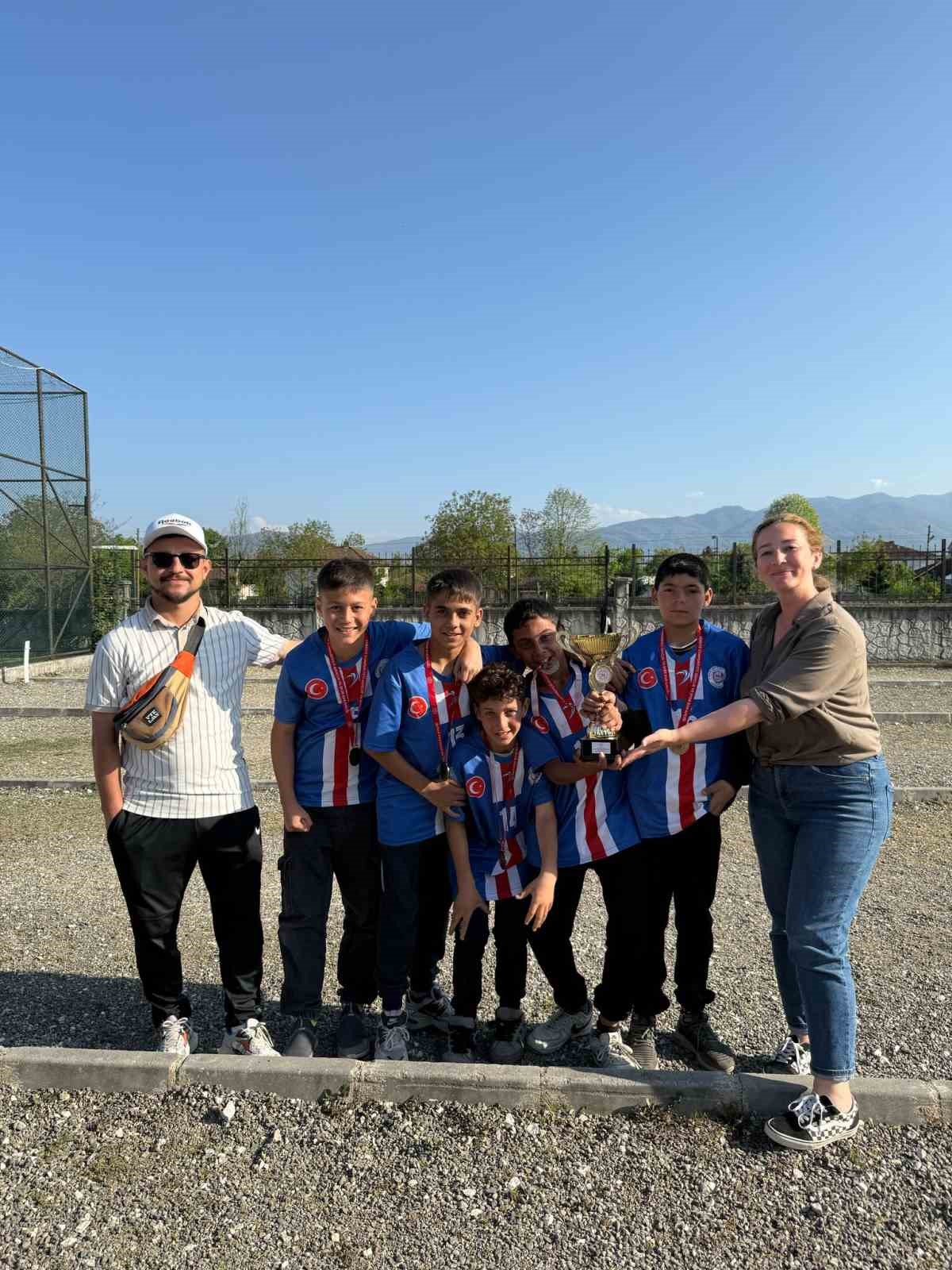 Demir bilyeler şampiyonluk için atıldı