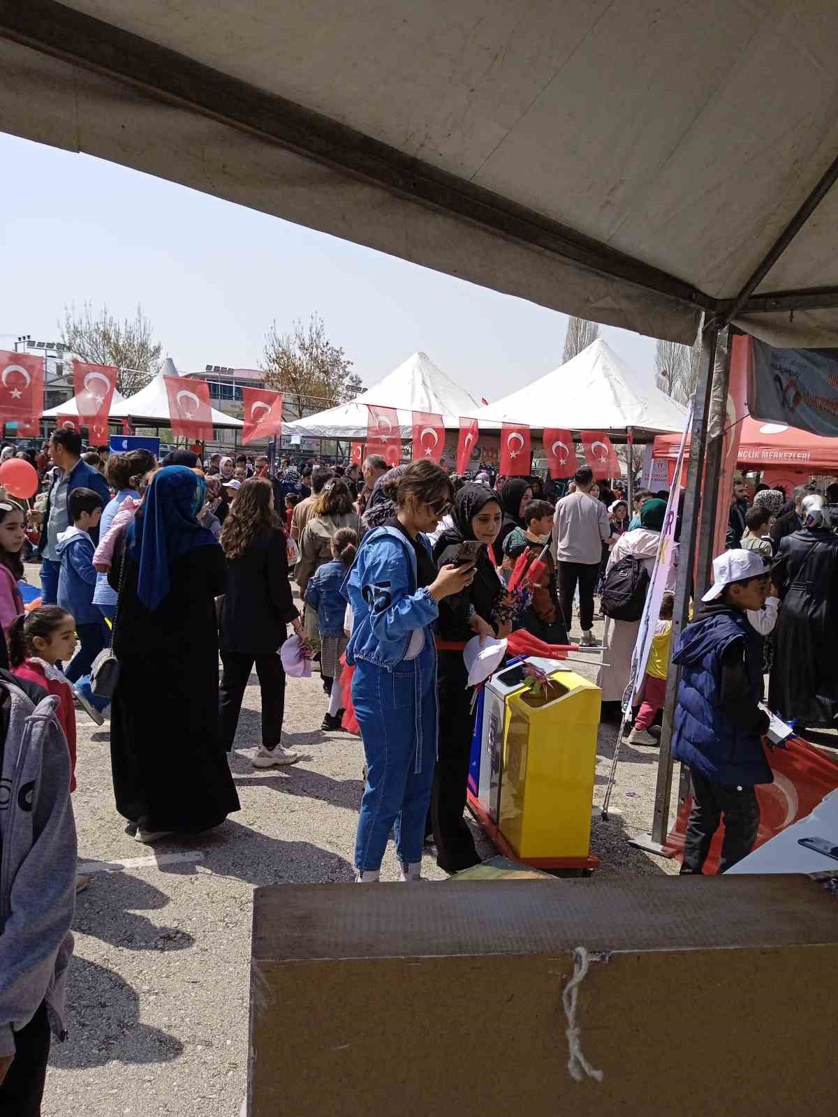 &Ccedil;ocuklar sıfır atık ve geri d&ouml;n&uuml;ş&uuml;m hakkında bilgi aldı
