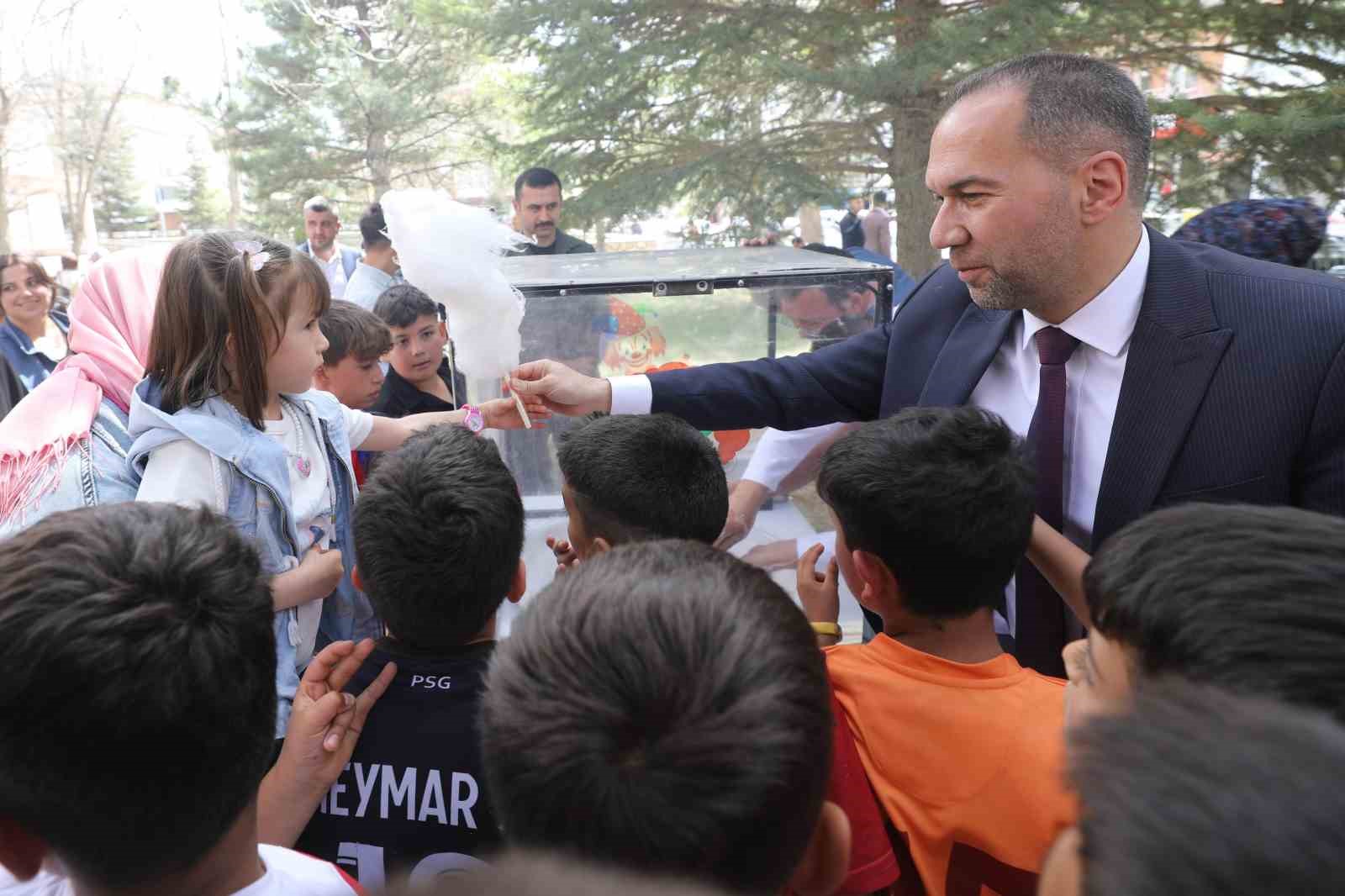 "Mahallemde Bayram Var" şenliği Niğde&rsquo;de bayram coşkusunu mahallelere taşıdı
