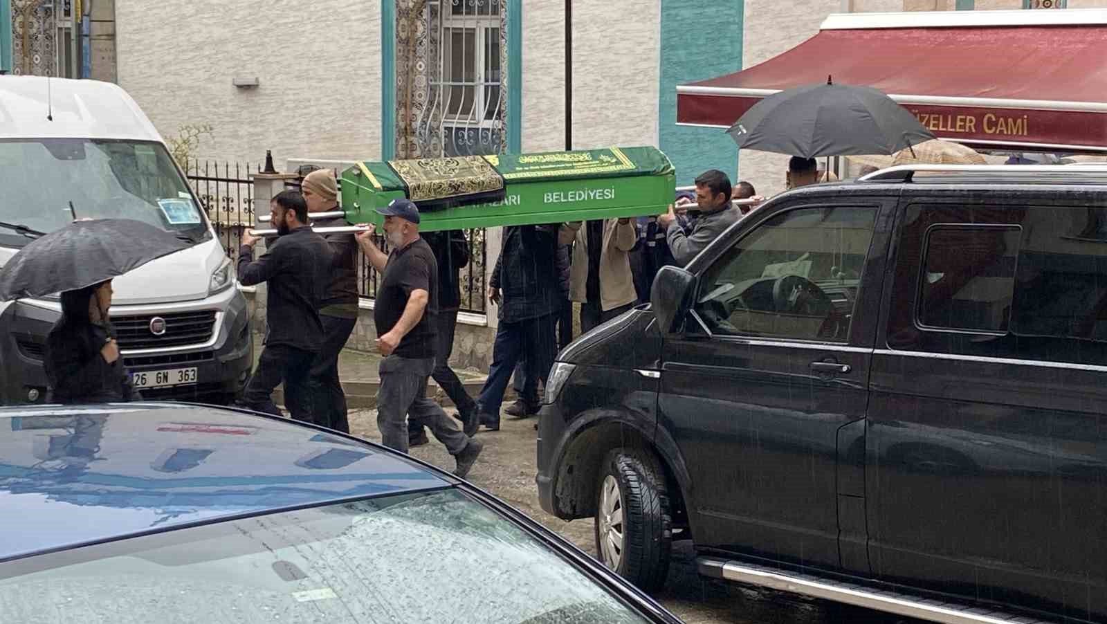 Paraşüt kazasında ölen 2 arkadaş Eskişehir’de defnedildi