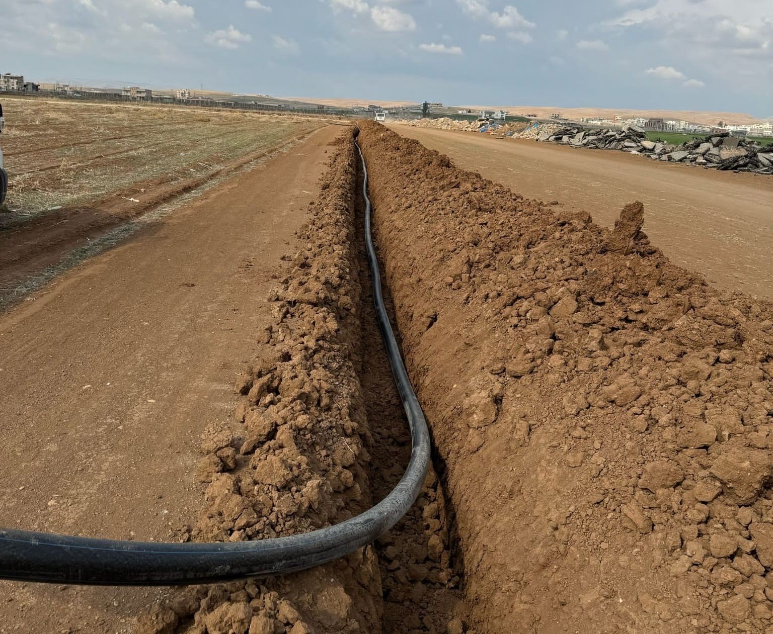Mardin&rsquo;in 5 il&ccedil;esinde 5 bin 80 metrelik i&ccedil;me suyu hattı d&ouml;şendi
