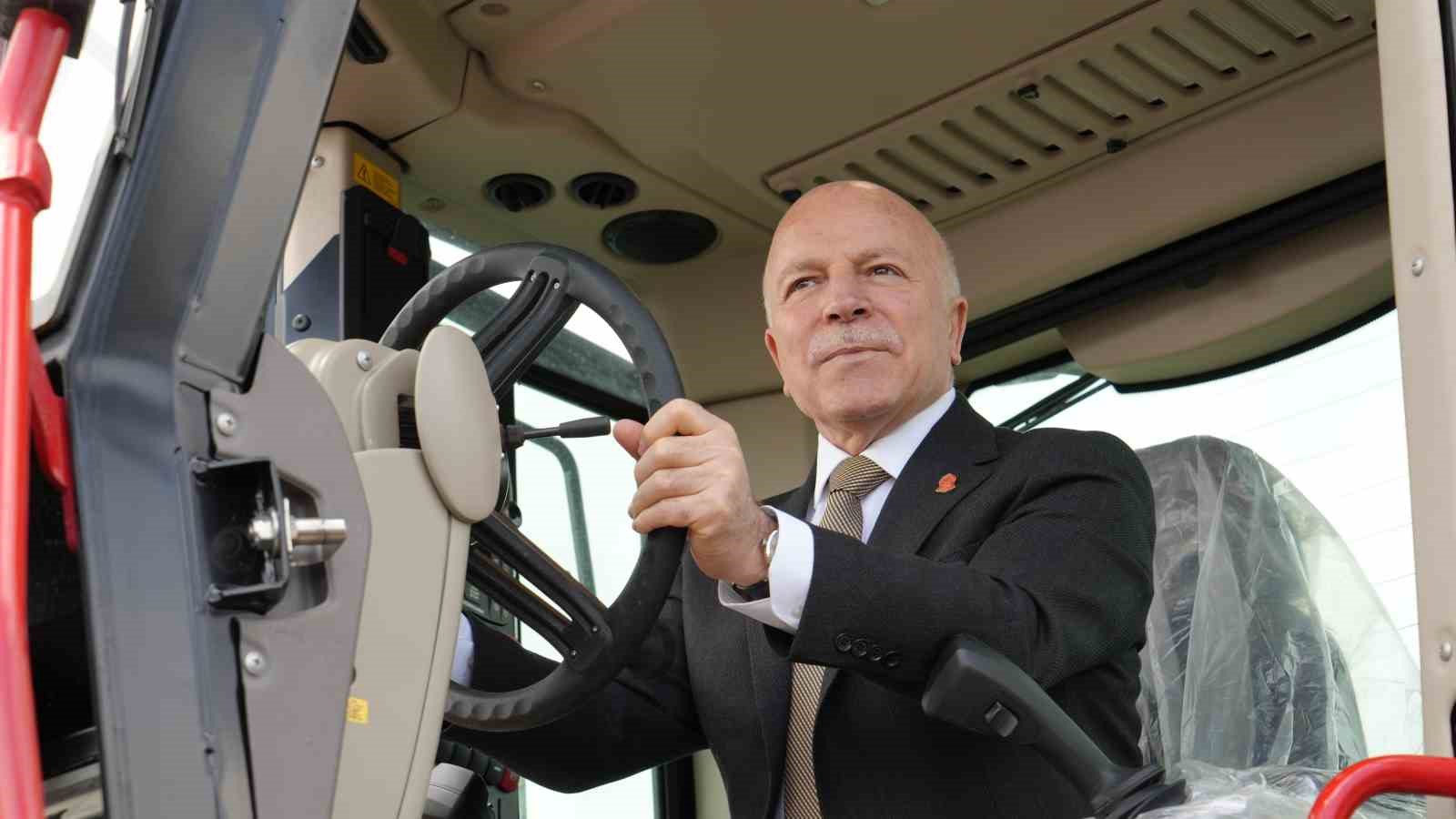 Başkan Sekmen; "Bu yatırım sadece bir araç teslimi değildir, Erzurum’un geleceğine olan inancımızdır"