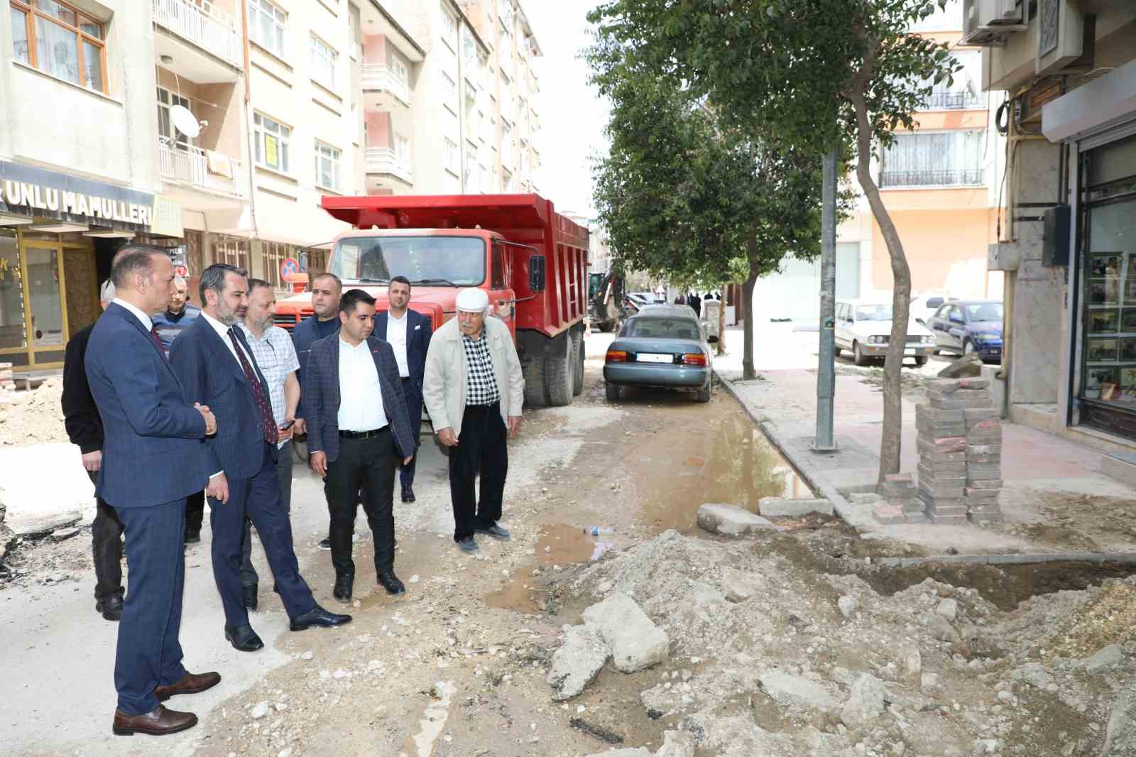 Başkan Şerifoğulları, "Elazığ&rsquo;ımız i&ccedil;in b&uuml;t&uuml;n birimlerimizle yoğun mesai harcamaya devam ediyoruz"
