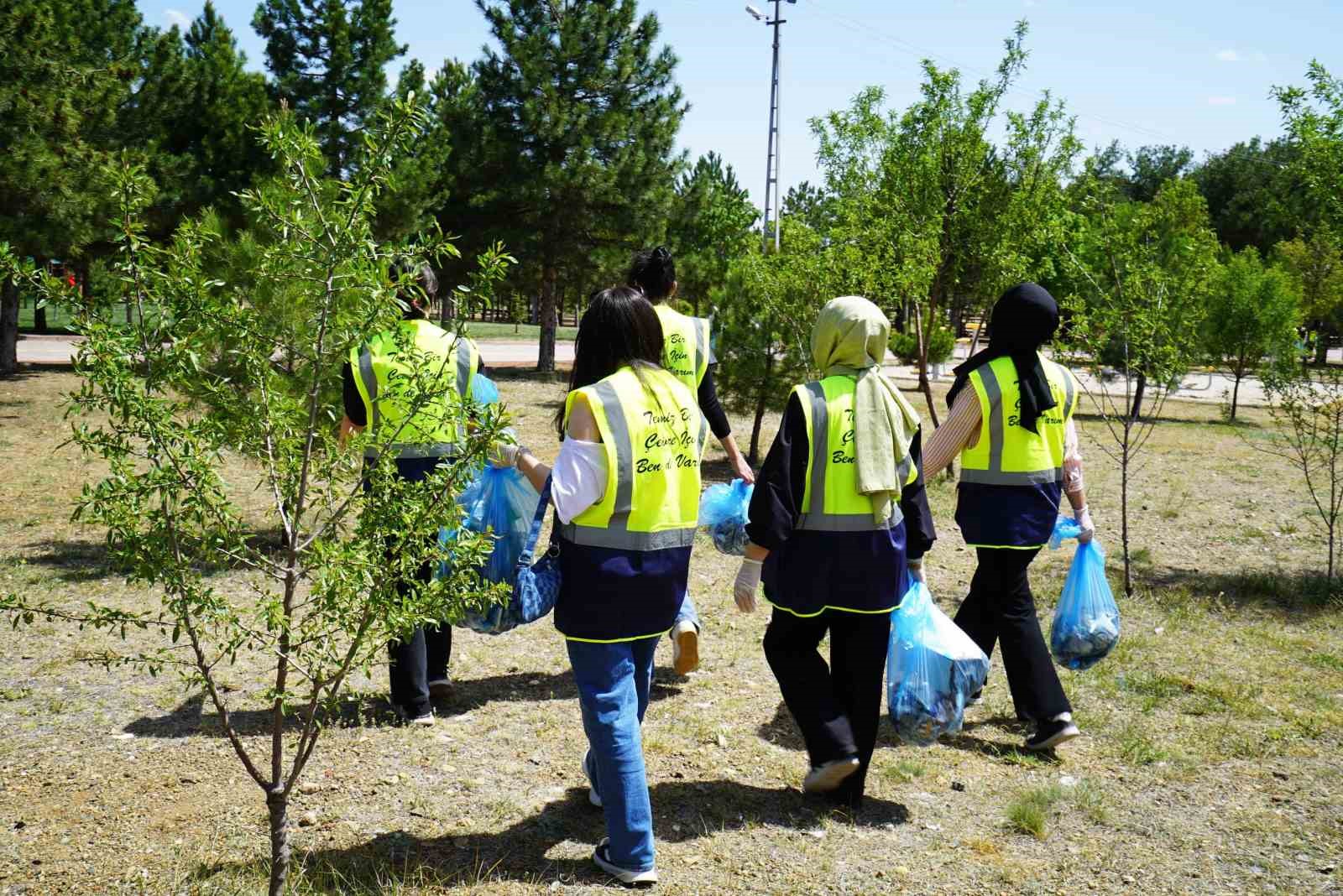 Meram Belediyesi’nden Dünya Günü’nde doğaya çifte dokunuş
