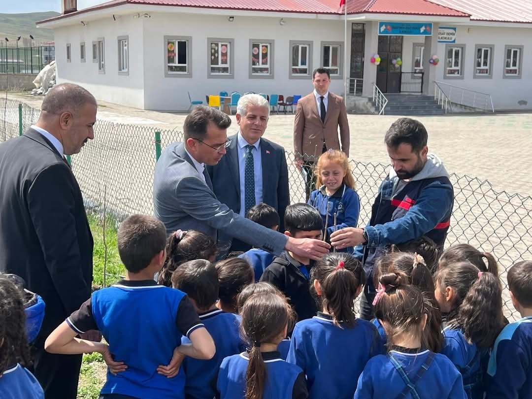 Tutak’ta ağaç dikim etkinliği yapıldı