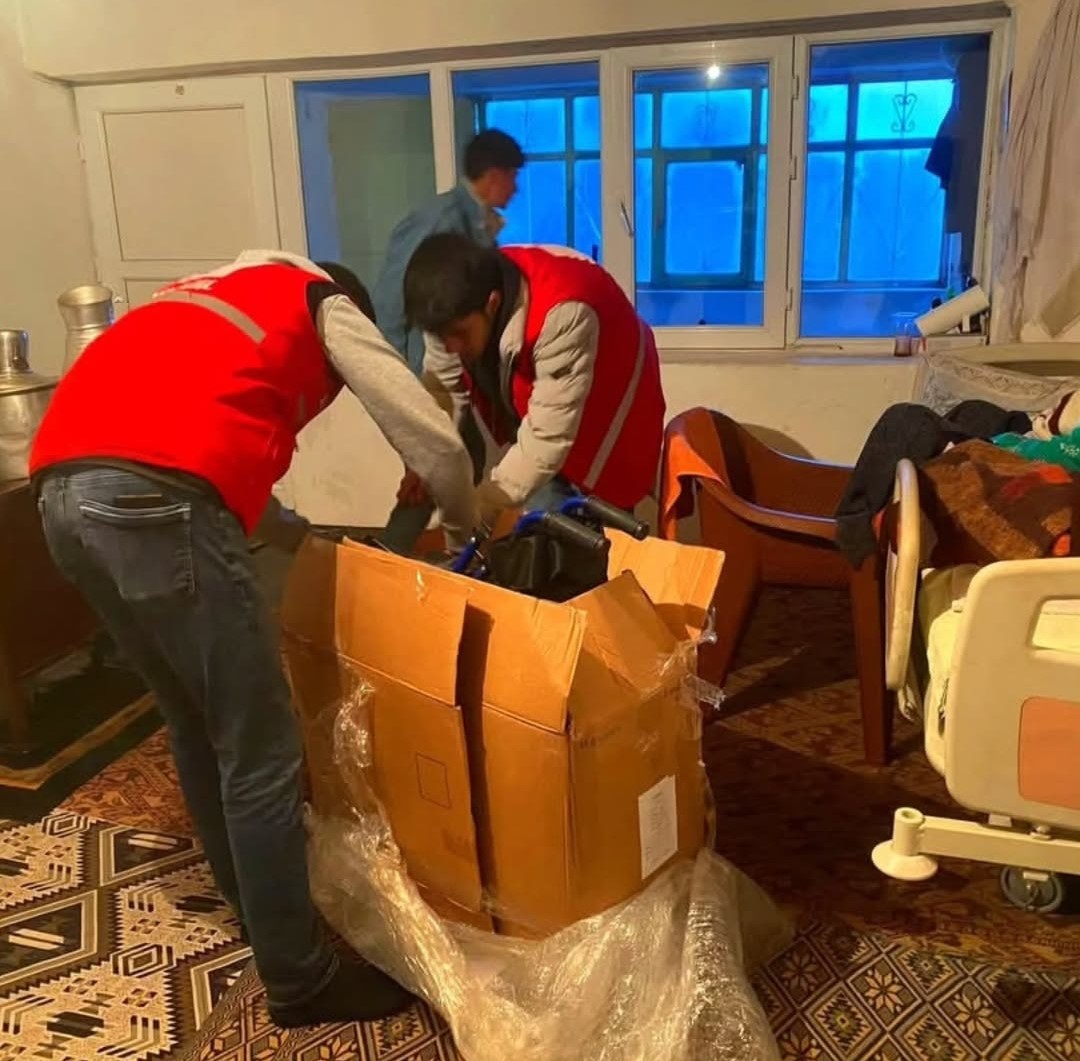 Yatalak hastaya umut oldular
