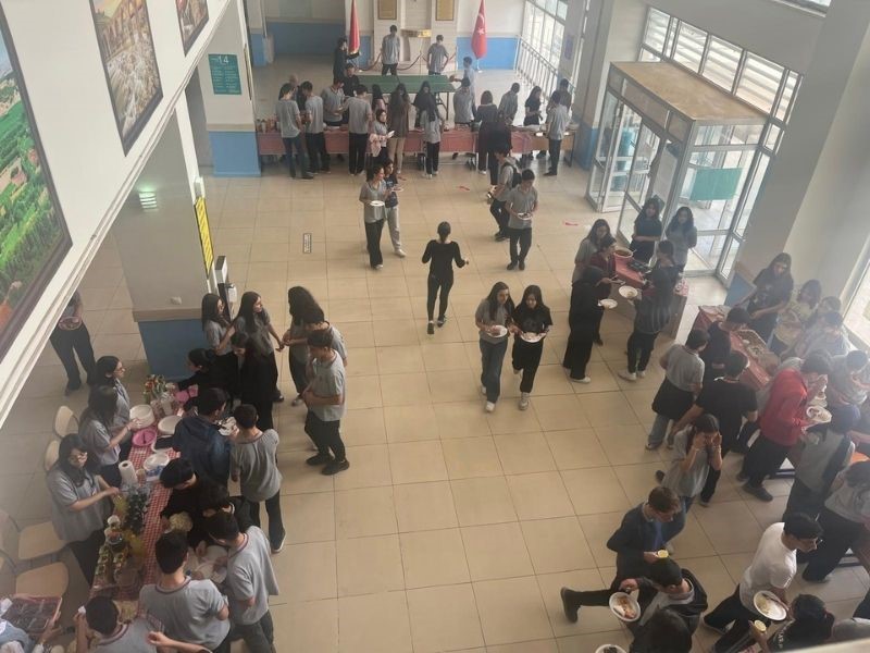 Diyarbakır&rsquo;da lise &ouml;ğrencilerinden Gazze&rsquo;deki &ccedil;ocuklara yardım eli
