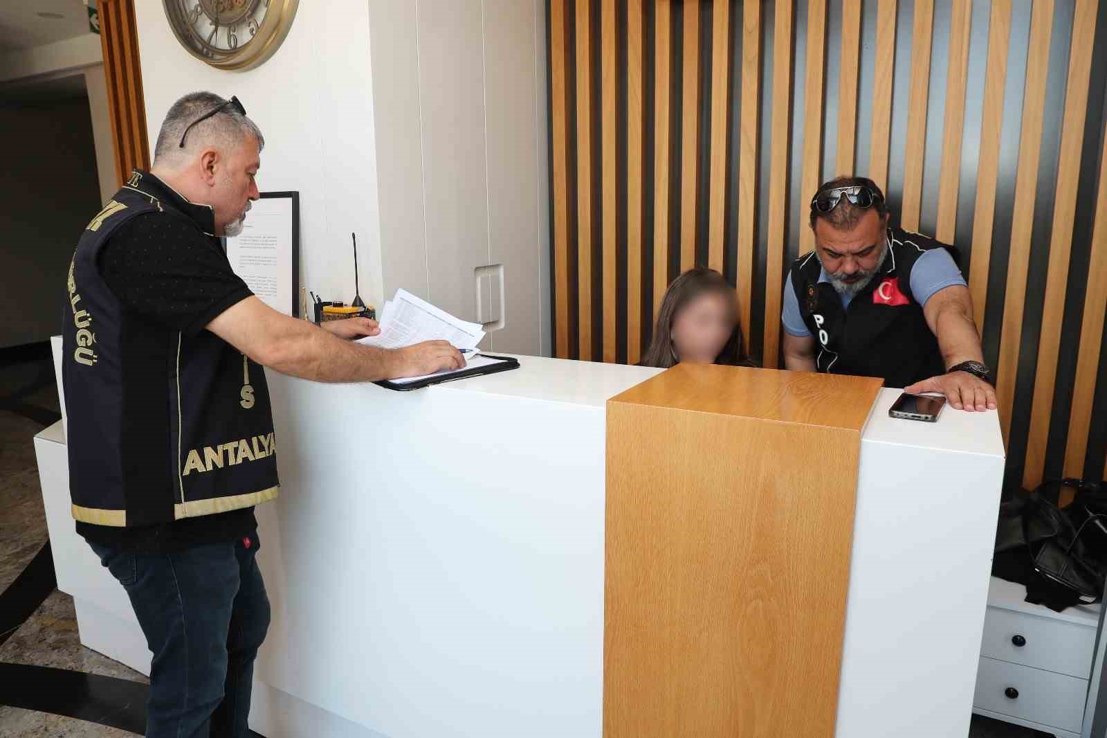 G&uuml;n&uuml;birlik konaklama yerlerine eş zamanlı denetimde 7 kayıtsız adres tespit edildi
