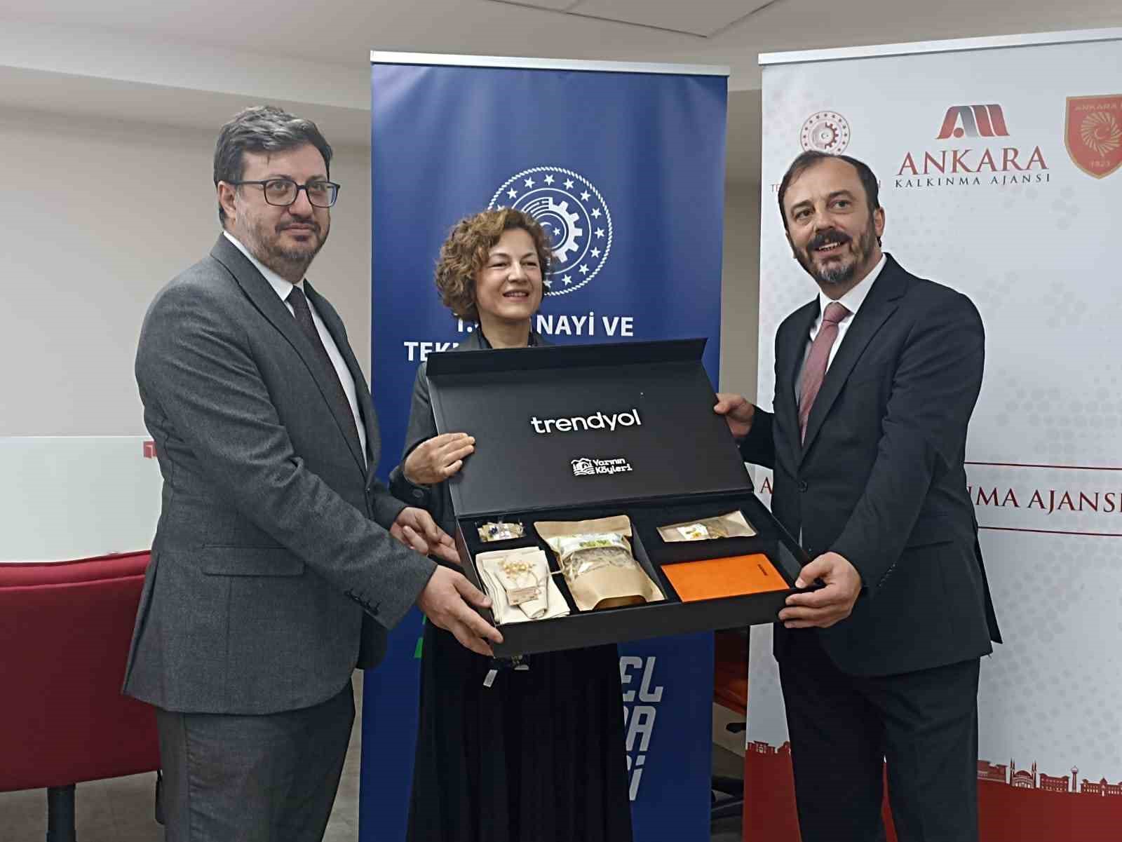 &lsquo;E-Ticaret ve E-İhracat 101 Projesi&rsquo; ile 10 girişimciye destek
