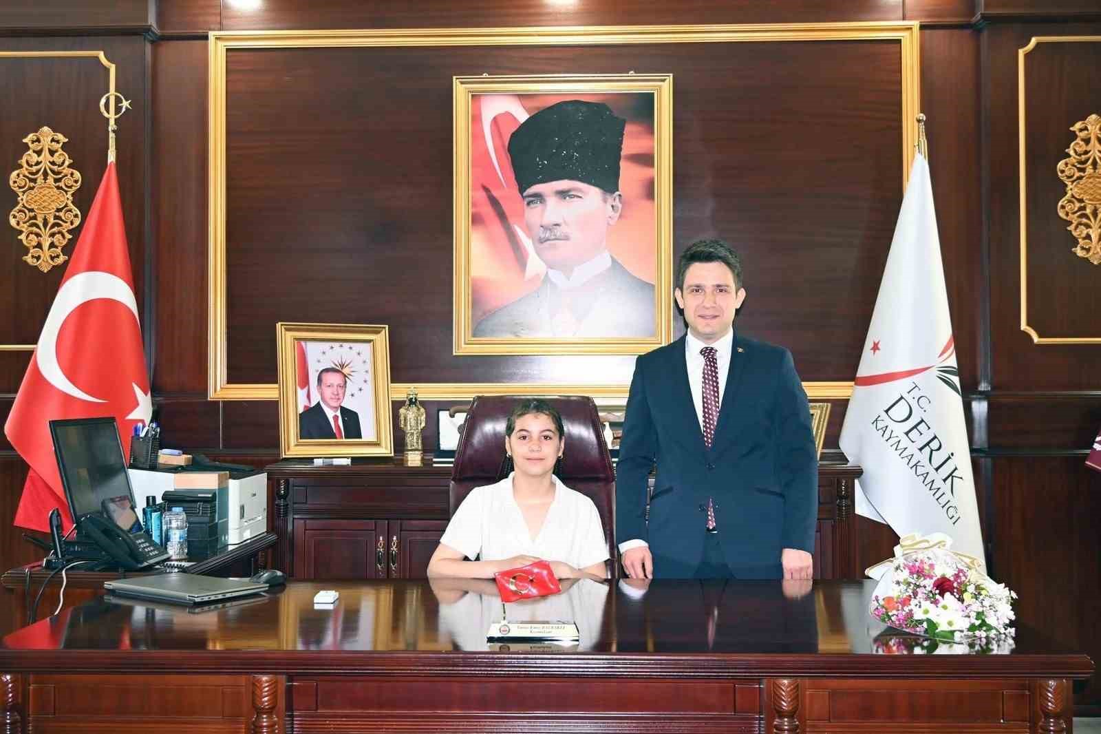 Derik’te öğrencinin duygu dolu mektubuna Kaymakam Bayraklı kayıtsız kalmadı