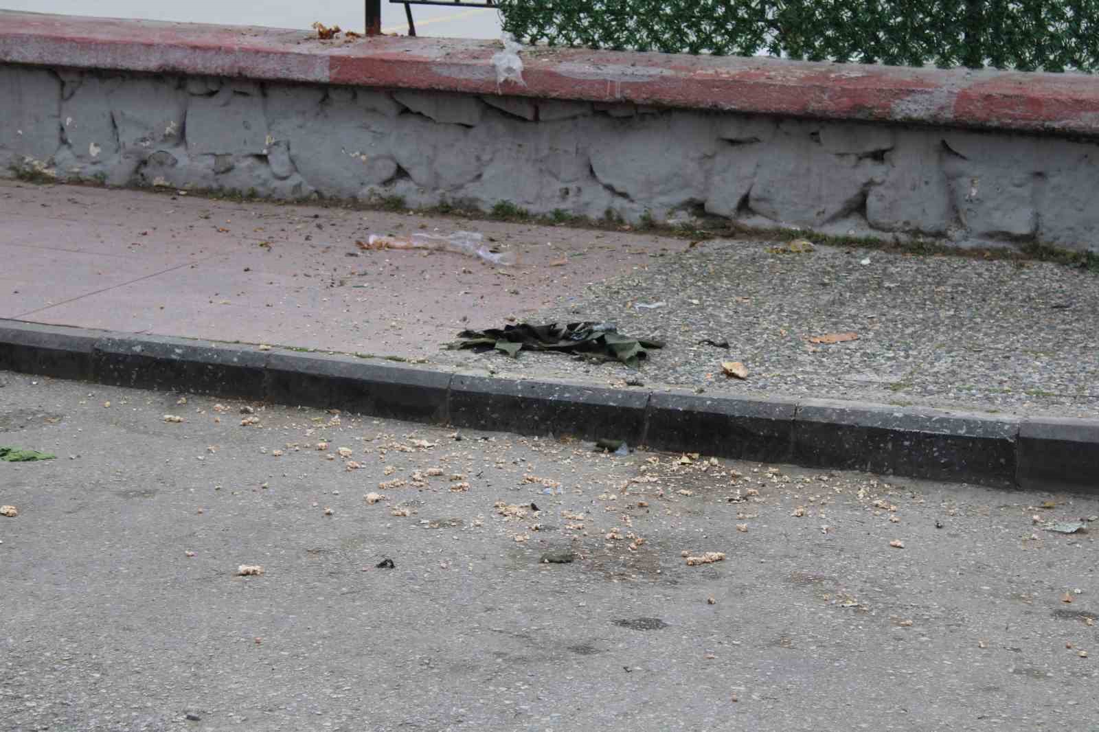 Okul önünde şüpheli çanta paniği: Okul bahçesi boşaltıldı