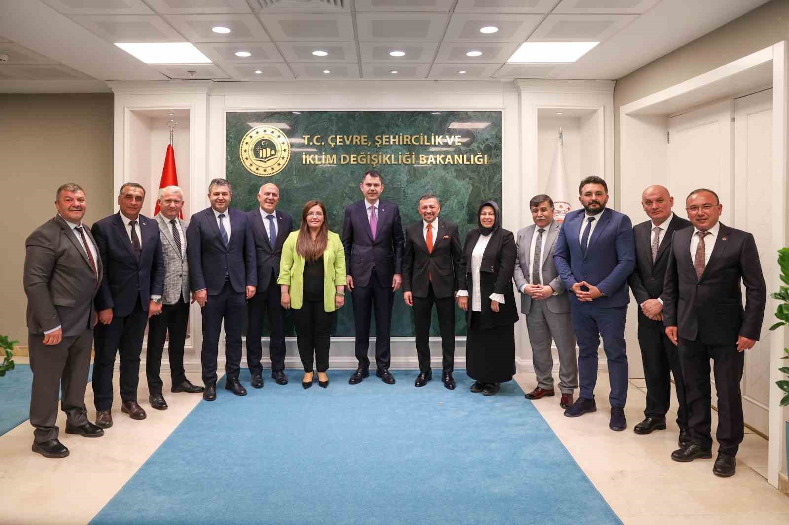 Milletvekili Erbaş ve MHP’li başkanlar bakanlarla görüştü