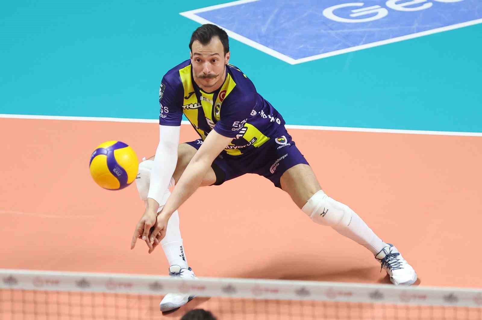 Efeler Ligi: Fenerbahçe: 3 - Arkas Spor: 1
