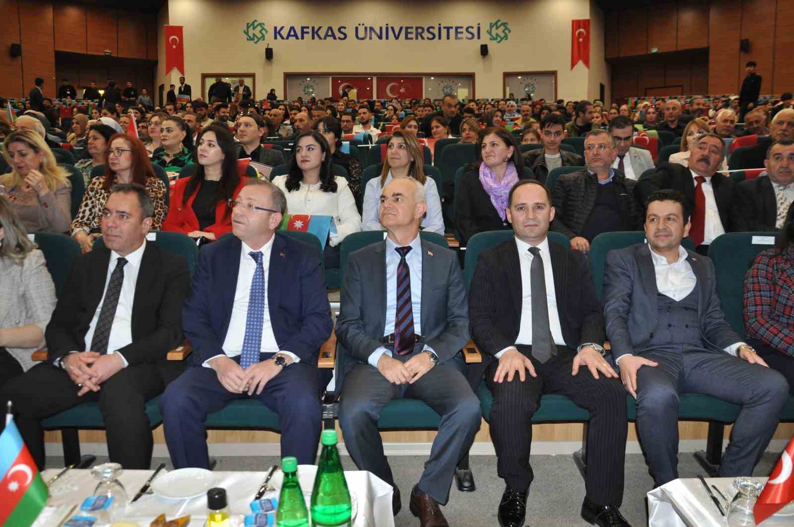 Kars’ta &quot;Azerbaycan-Türkiye Kültür Buluşması&quot; renkli görüntülere sahne oldu