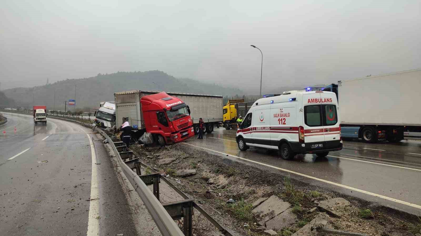 Bilecik’te iki tır çarpıştı: 1 yaralı