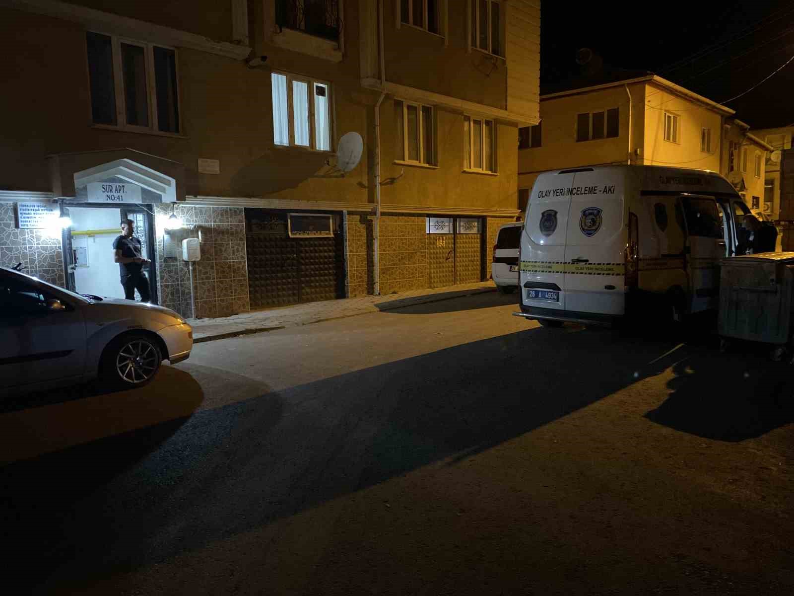 Tabancayla vuruldu, eve gidip 112’yi aradı