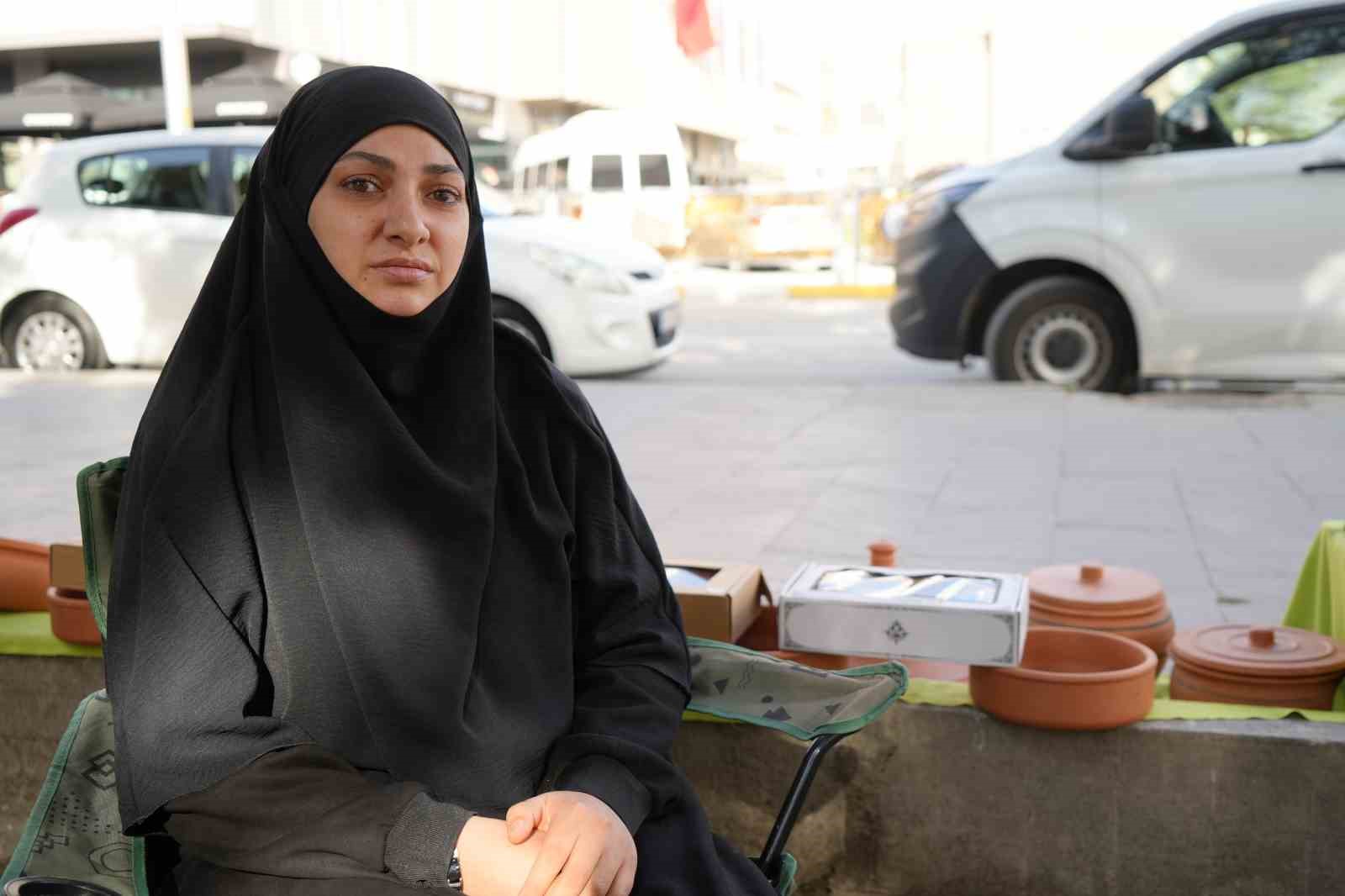 3. evre kanser hastası genç kadın: "Kanser oldum, eşimden şiddet gördüm ama mücadeleyi hiçbir şekilde bırakmadım"
