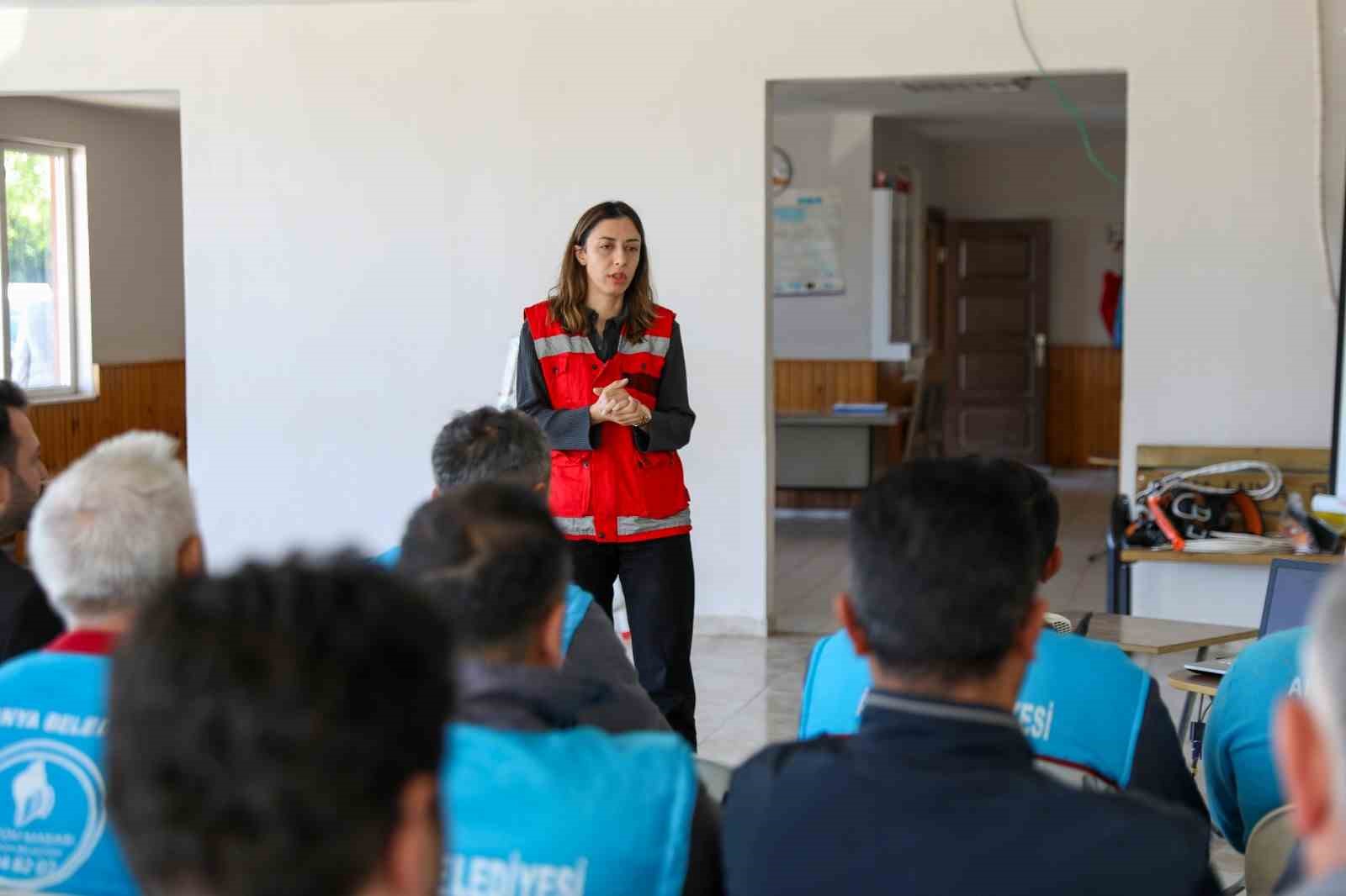 Alanya Belediyesi personeline kurum içi eğitim