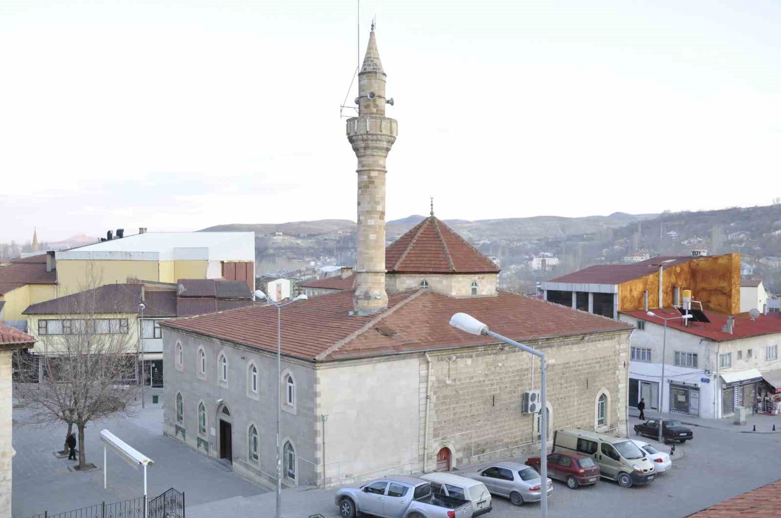Depremde zarar gören caminin restorasyon projesi onaylandı