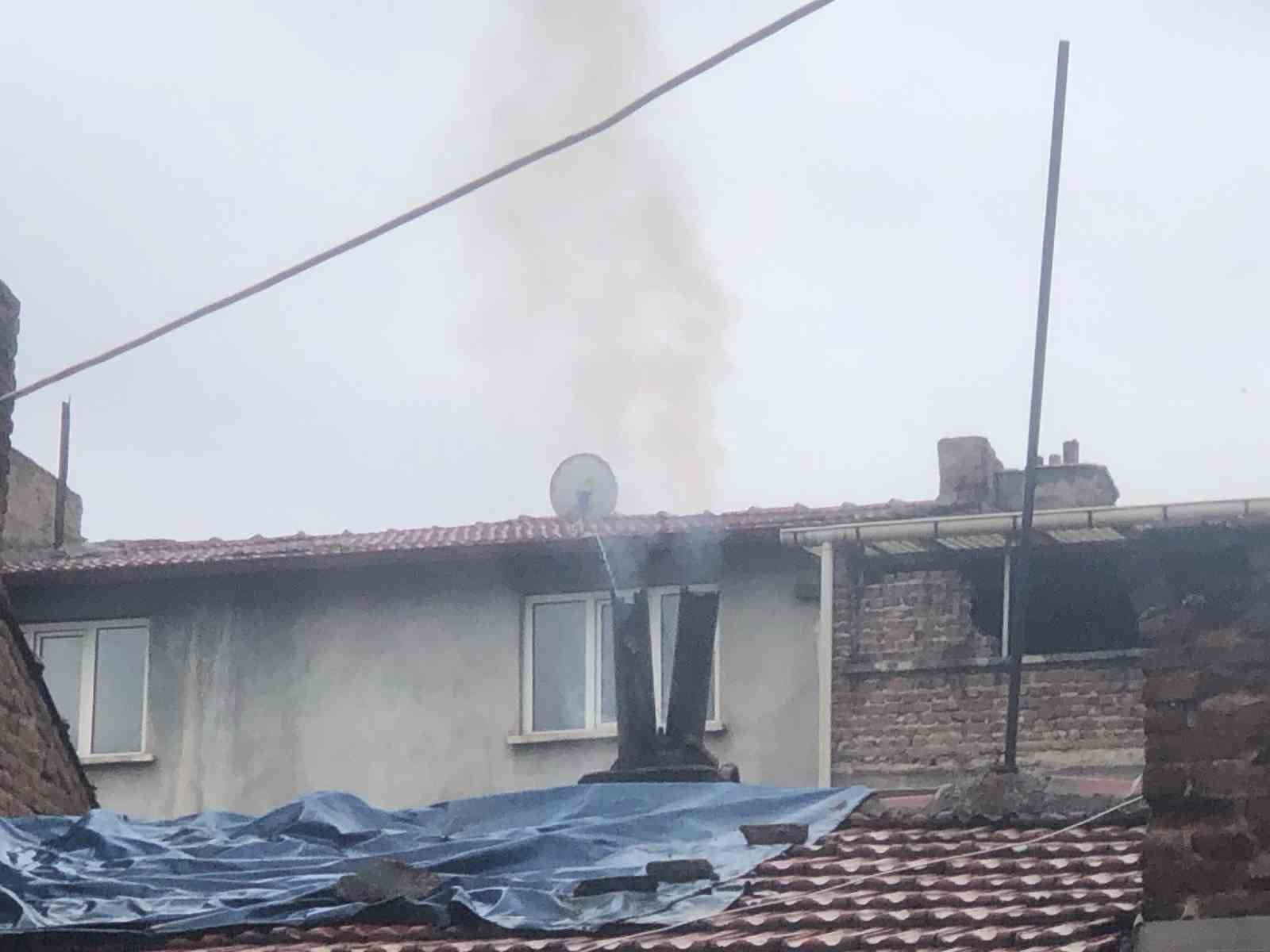 Bacadan çıkan duman mahalleyi sardı