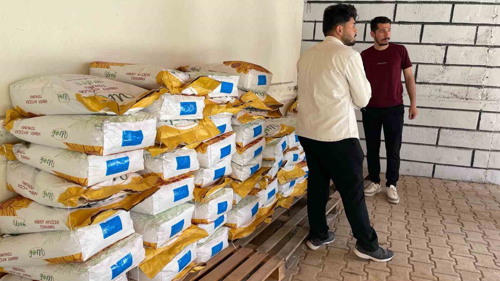 Beyşehir&rsquo;de ay&ccedil;i&ccedil;eği ekimi ile tarlalar sarıya boyanacak
