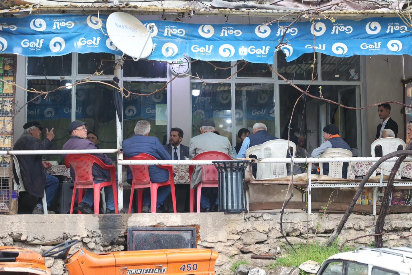 Tavas Belediyesi sezon &ouml;ncesi sosyal tesislerin bakımlarını yapıyor
