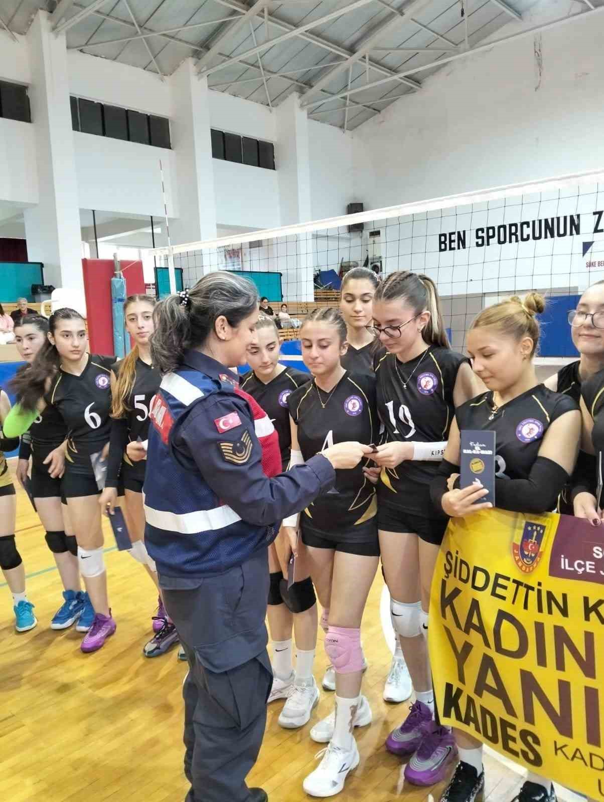 Jandarma sporcuları bilgilendirdi
