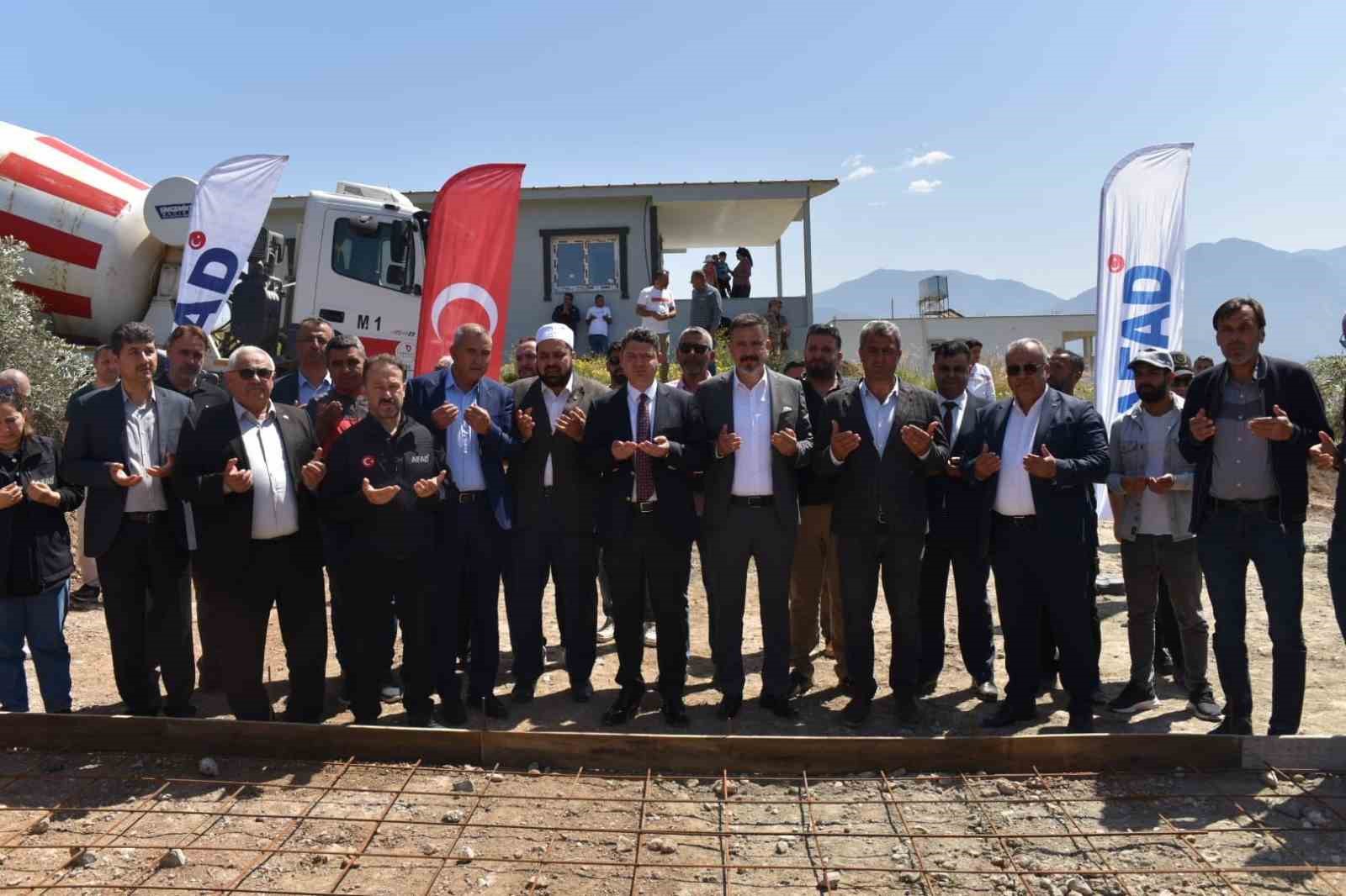 Arsuz&rsquo;da yıkılan ahırların temeli atıldı
