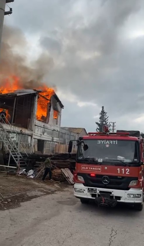 Isparta&rsquo;da kereste imalathanesinde yangın
