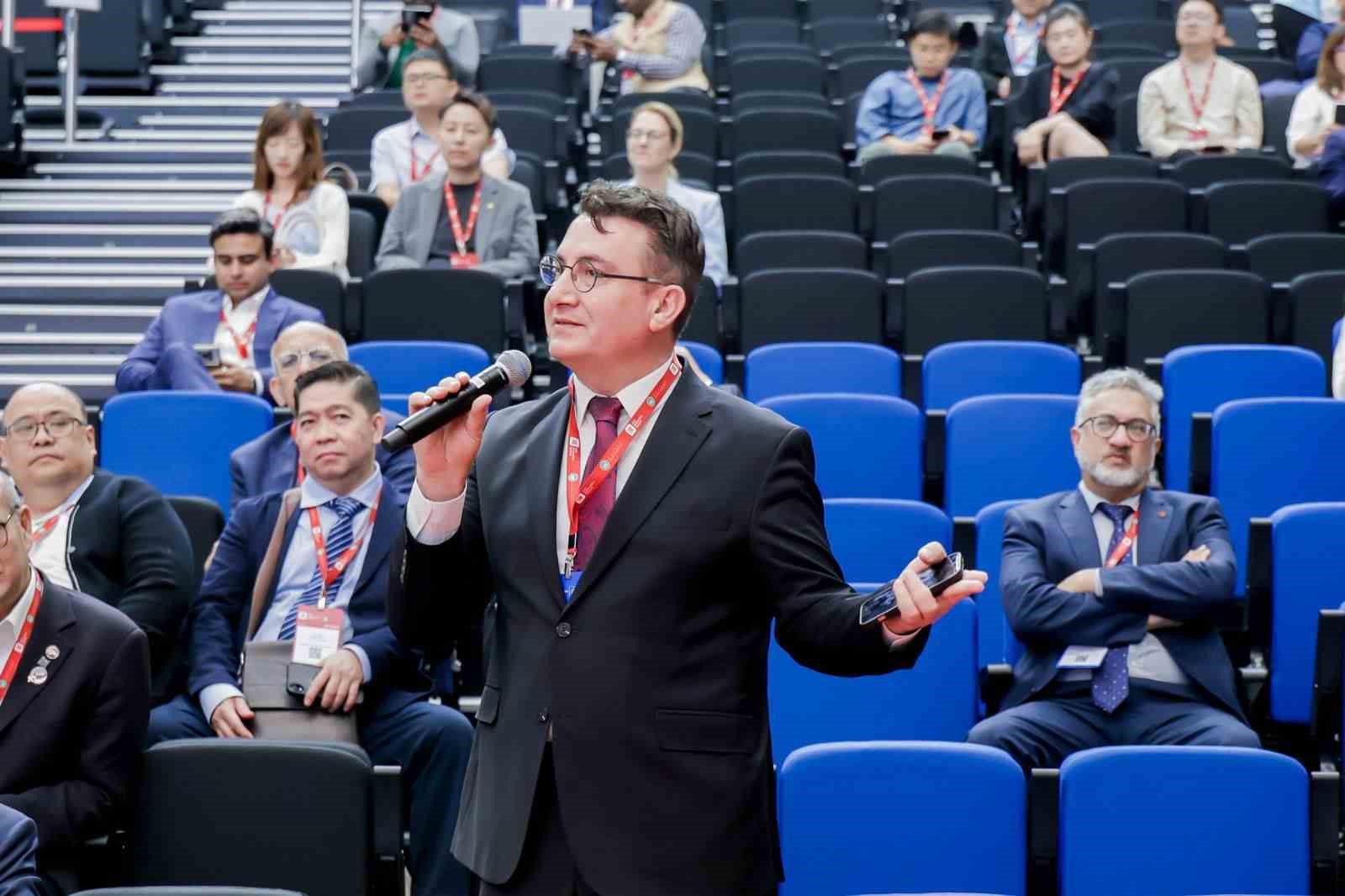 İYTE Rektörü Prof. Dr. Yusuf Baran, THE Asia Universities Summit’te Türkiye’yi temsil etti